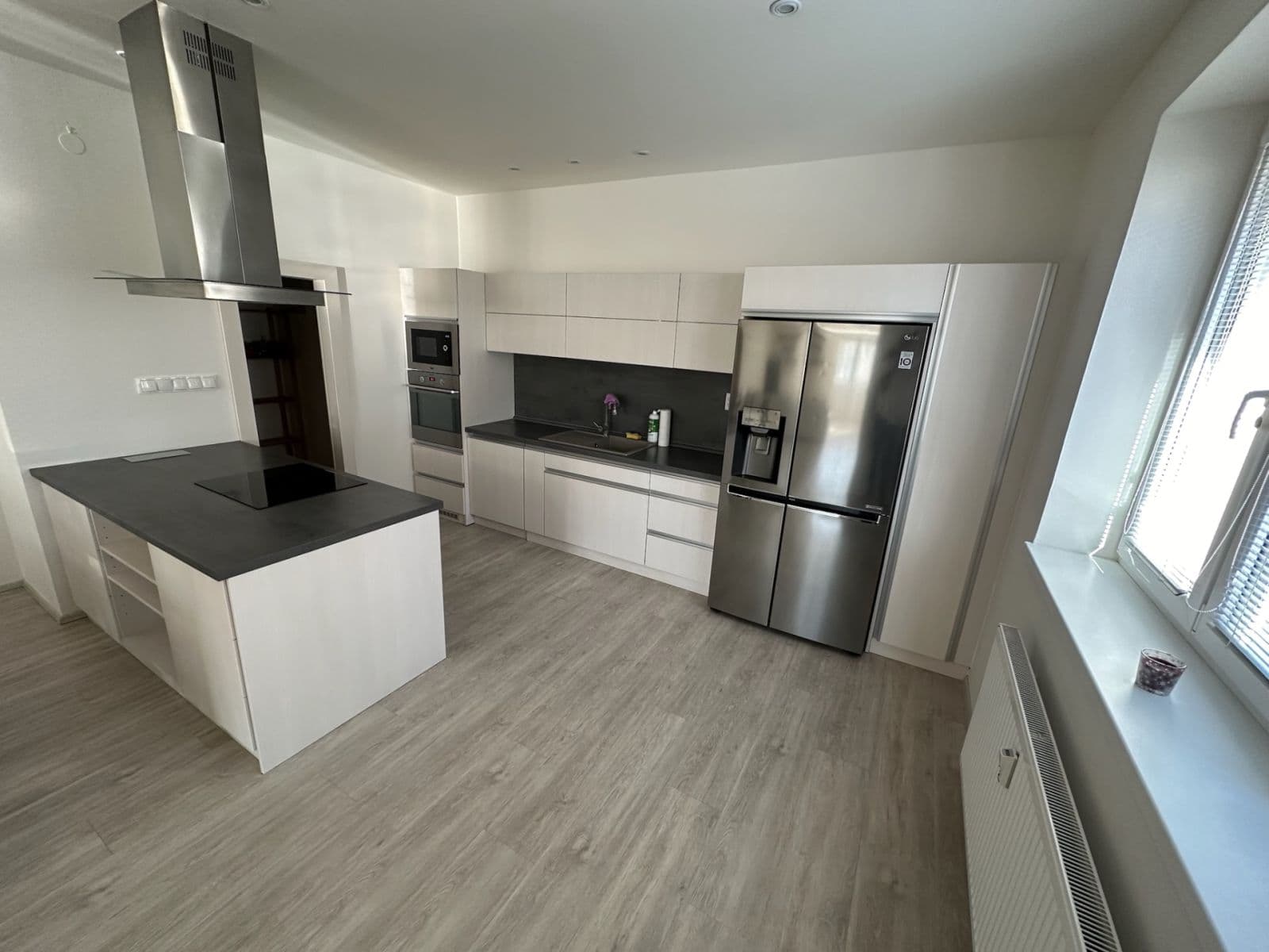 2 bedroom with open-plan kitchen flat to rent, 130 m², Na Nivách, Prague, Prague 2 bedroom with open-plan kitchen flat to rent, 130 m², Na Nivách, Prague, Prague