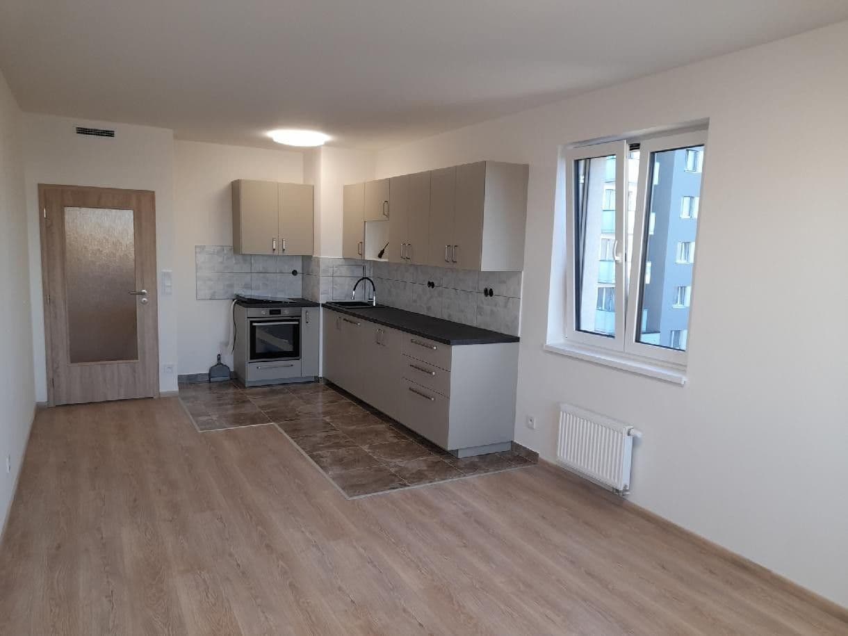 2 bedroom with open-plan kitchen flat to rent, 70 m², U Továren, Prague, Prague 2 bedroom with open-plan kitchen flat to rent, 70 m², U Továren, Prague, Prague