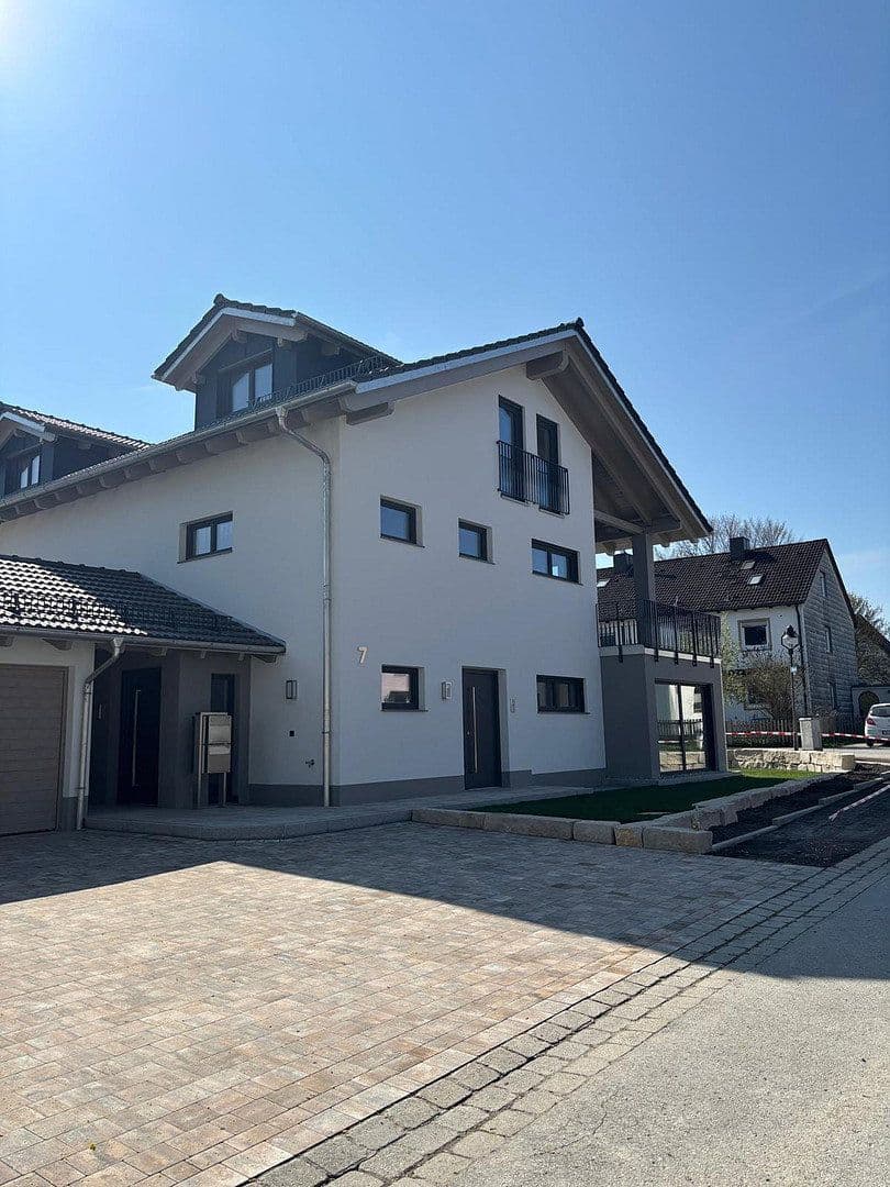 3 bedroom with open-plan kitchen flat to rent, 188 m², Enthammerstr. 7, Grafing, Bavaria 3 bedroom with open-plan kitchen flat to rent, 188 m², Enthammerstr. 7, Grafing, Bavaria