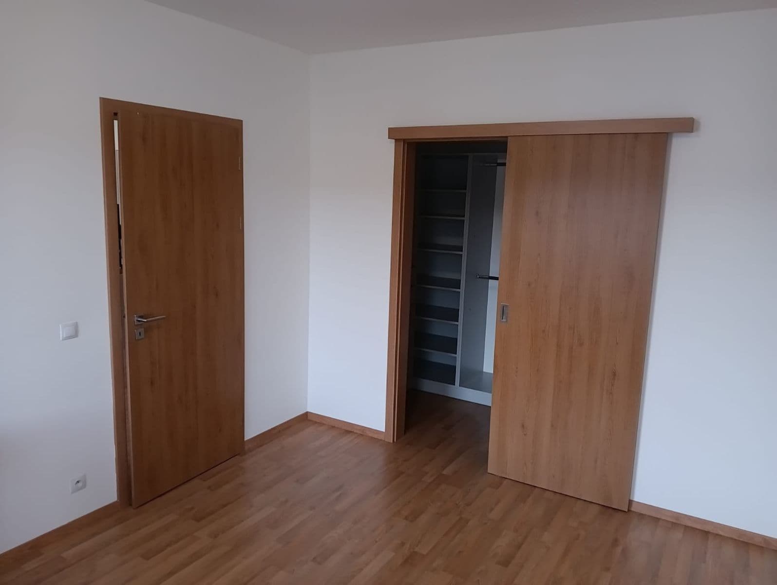 1 bedroom with open-plan kitchen flat to rent, 60 m², Černošická, Prague, Prague 1 bedroom with open-plan kitchen flat to rent, 60 m², Černošická, Prague, Prague