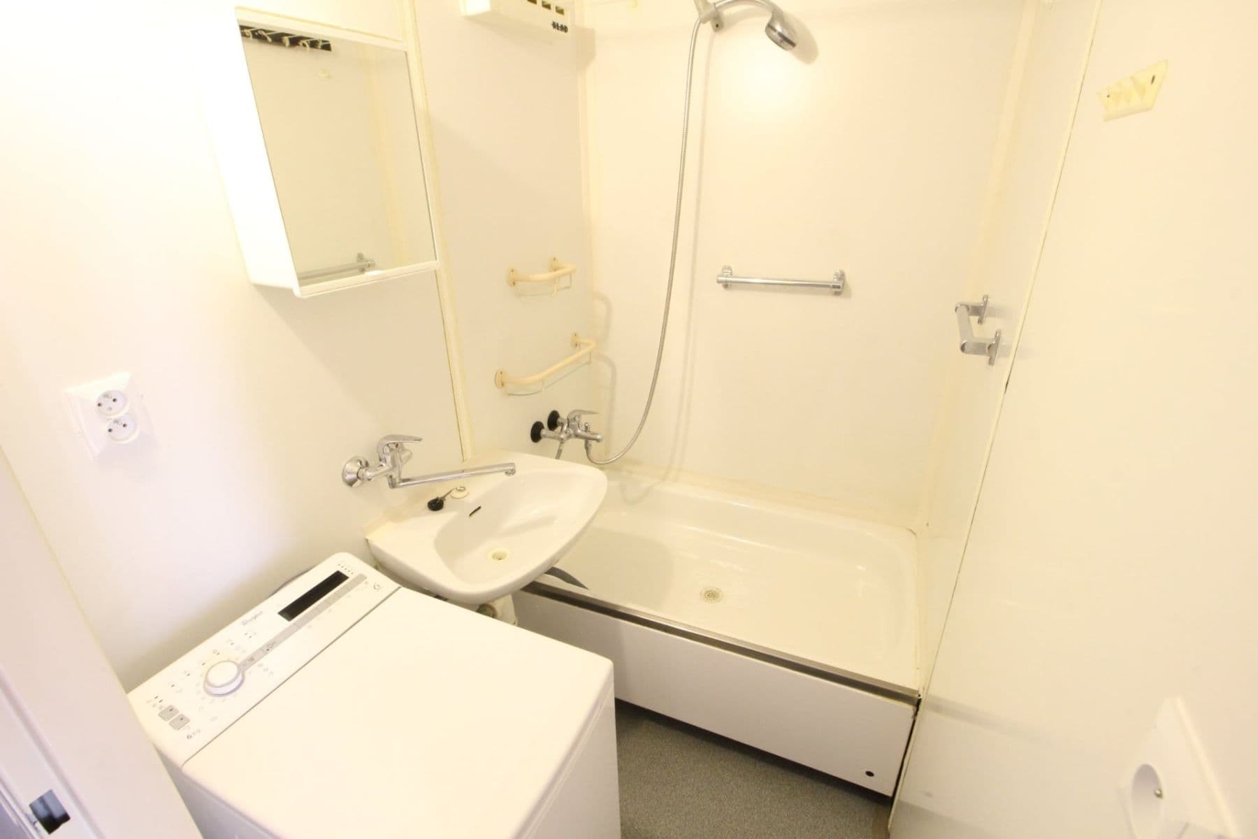 1 bedroom with open-plan kitchen flat to rent, 43 m², Krouzova, Prague, Prague 1 bedroom with open-plan kitchen flat to rent, 43 m², Krouzova, Prague, Prague