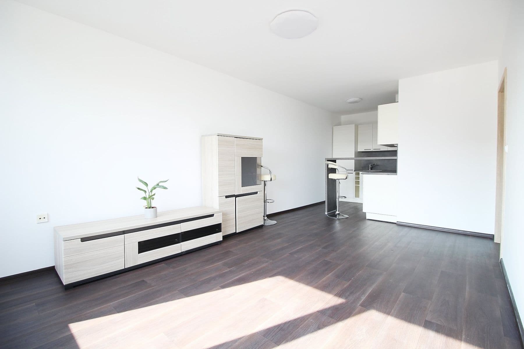 1 bedroom with open-plan kitchen flat to rent, 49 m², Za Parkem, Dobřichovice, Středočeský Region 1 bedroom with open-plan kitchen flat to rent, 49 m², Za Parkem, Dobřichovice, Středočeský Region