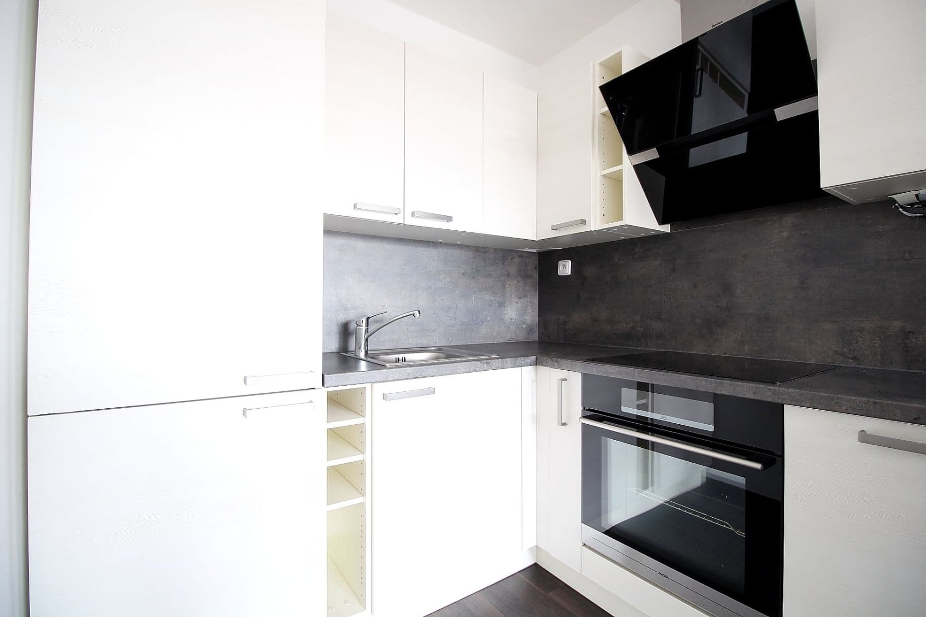 1 bedroom with open-plan kitchen flat to rent, 49 m², Za Parkem, Dobřichovice, Středočeský Region 1 bedroom with open-plan kitchen flat to rent, 49 m², Za Parkem, Dobřichovice, Středočeský Region