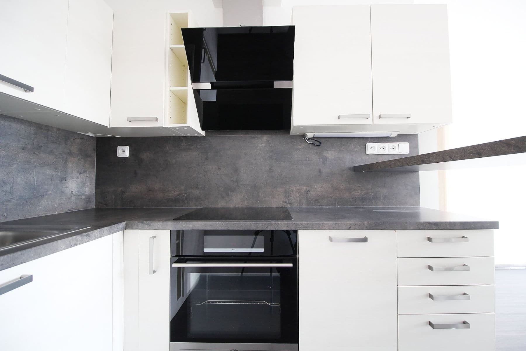 1 bedroom with open-plan kitchen flat to rent, 49 m², Za Parkem, Dobřichovice, Středočeský Region 1 bedroom with open-plan kitchen flat to rent, 49 m², Za Parkem, Dobřichovice, Středočeský Region