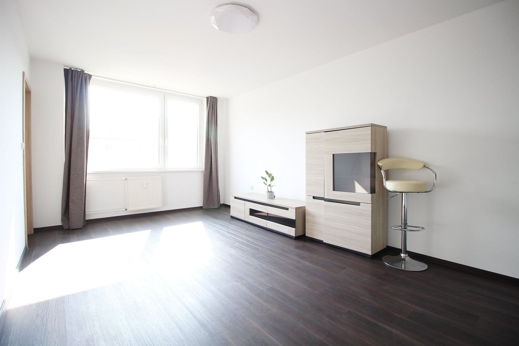 1 bedroom with open-plan kitchen flat to rent, 49 m², Za Parkem, Dobřichovice, Středočeský Region 1 bedroom with open-plan kitchen flat to rent, 49 m², Za Parkem, Dobřichovice, Středočeský Region