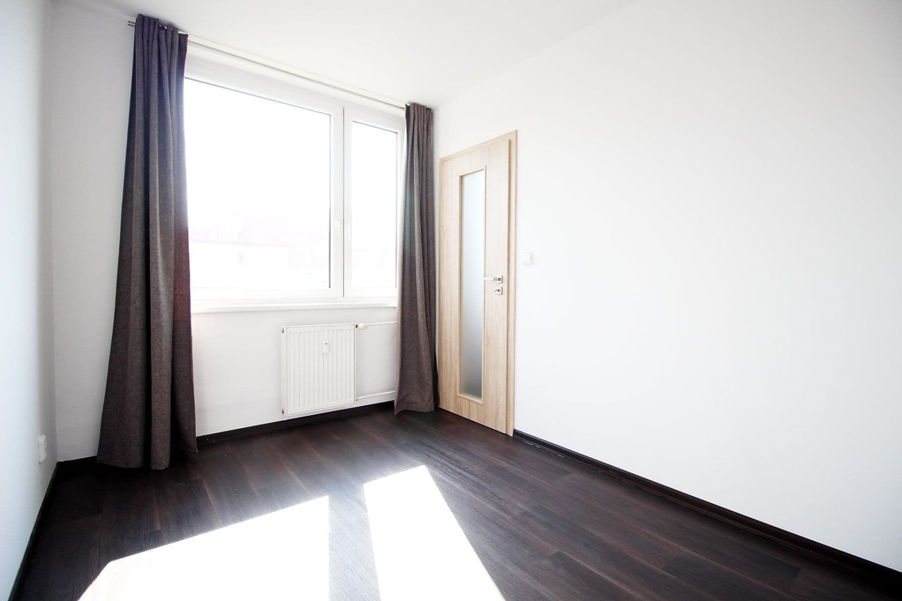 1 bedroom with open-plan kitchen flat to rent, 49 m², Za Parkem, Dobřichovice, Středočeský Region 1 bedroom with open-plan kitchen flat to rent, 49 m², Za Parkem, Dobřichovice, Středočeský Region