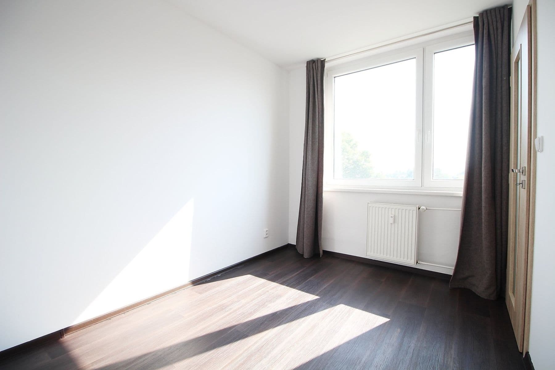 1 bedroom with open-plan kitchen flat to rent, 49 m², Za Parkem, Dobřichovice, Středočeský Region 1 bedroom with open-plan kitchen flat to rent, 49 m², Za Parkem, Dobřichovice, Středočeský Region