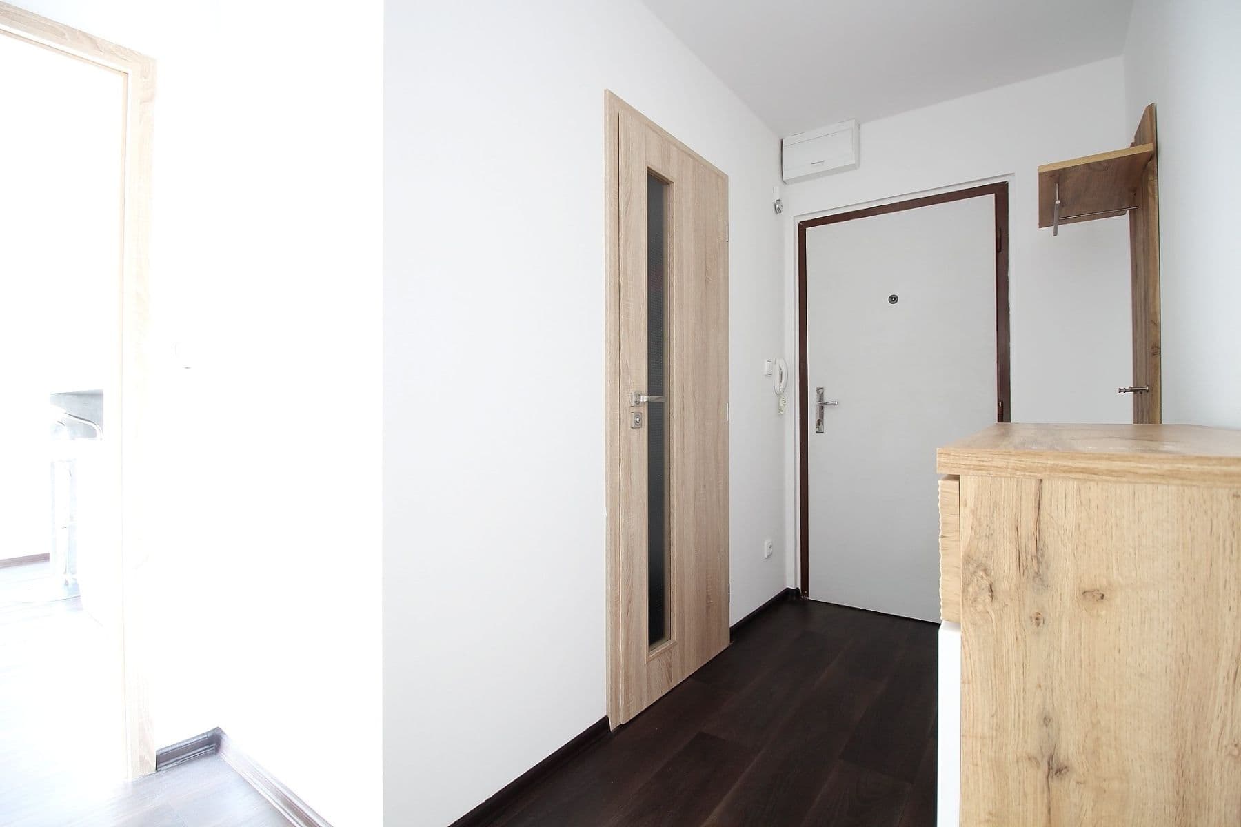 1 bedroom with open-plan kitchen flat to rent, 49 m², Za Parkem, Dobřichovice, Středočeský Region 1 bedroom with open-plan kitchen flat to rent, 49 m², Za Parkem, Dobřichovice, Středočeský Region