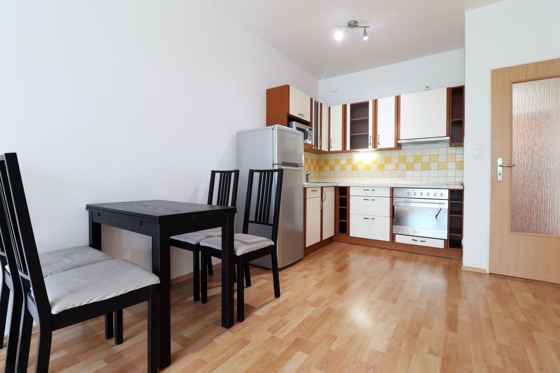 1 bedroom with open-plan kitchen flat to rent, 51 m², Pod Harfou, Prague, Prague 1 bedroom with open-plan kitchen flat to rent, 51 m², Pod Harfou, Prague, Prague