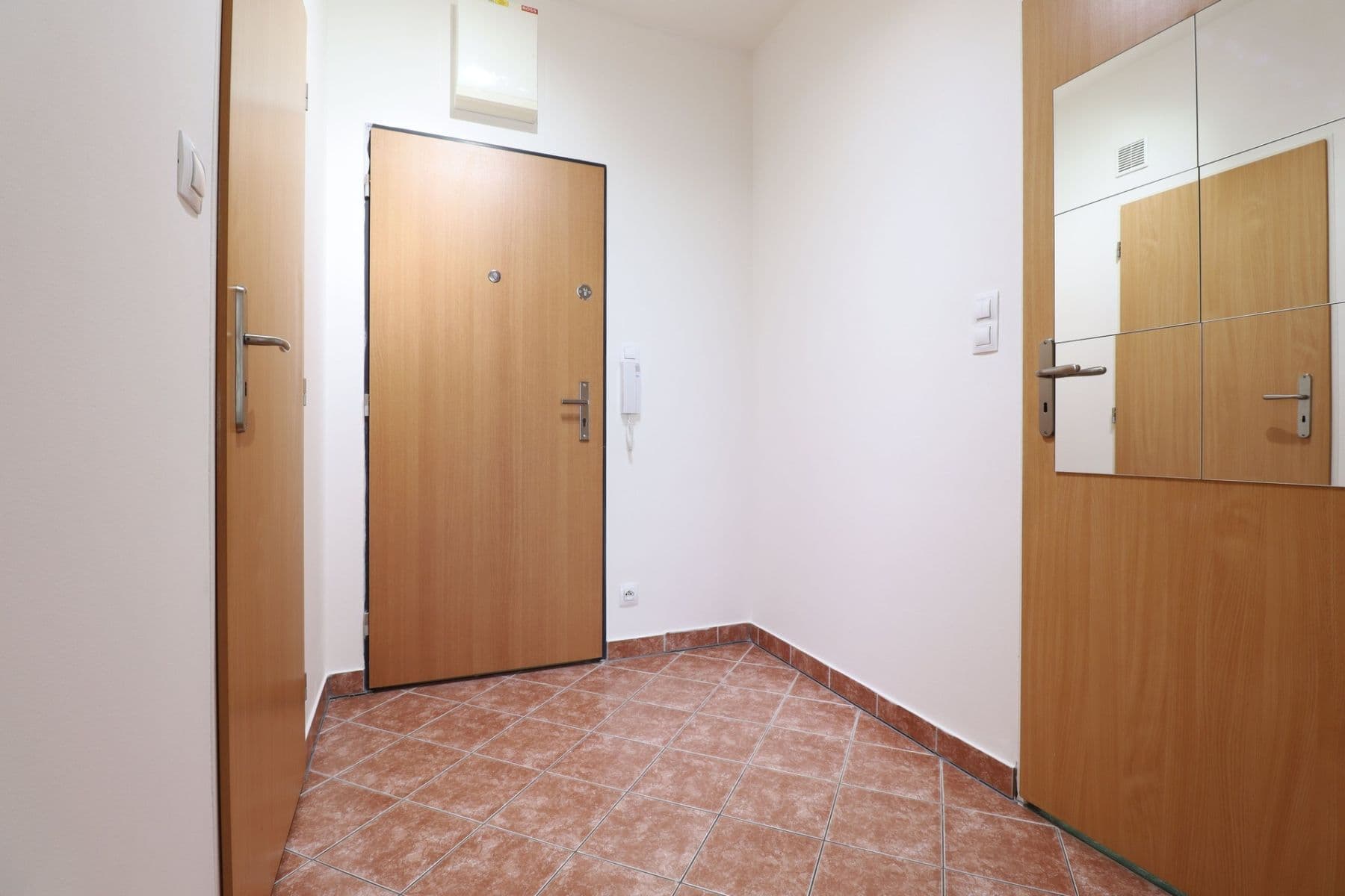 1 bedroom with open-plan kitchen flat to rent, 51 m², Pod Harfou, Prague, Prague 1 bedroom with open-plan kitchen flat to rent, 51 m², Pod Harfou, Prague, Prague