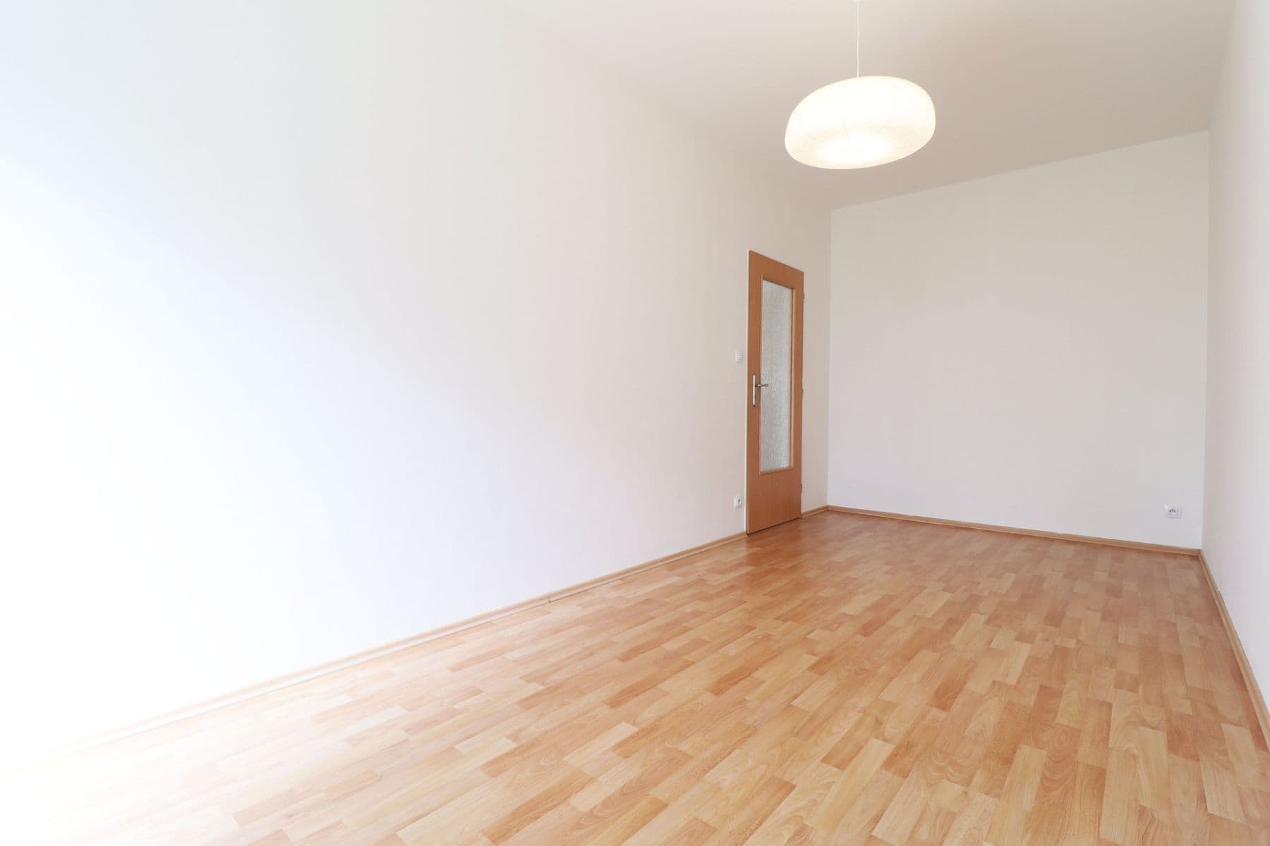 1 bedroom with open-plan kitchen flat to rent, 51 m², Pod Harfou, Prague, Prague 1 bedroom with open-plan kitchen flat to rent, 51 m², Pod Harfou, Prague, Prague