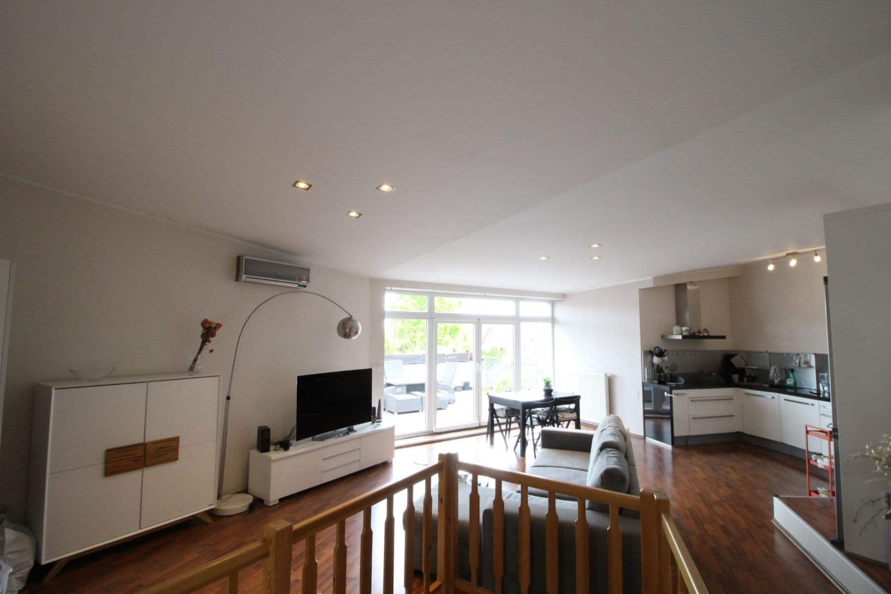 2 bedroom with open-plan kitchen flat to rent, 111 m², Za zahradami, Prague, Prague 2 bedroom with open-plan kitchen flat to rent, 111 m², Za zahradami, Prague, Prague