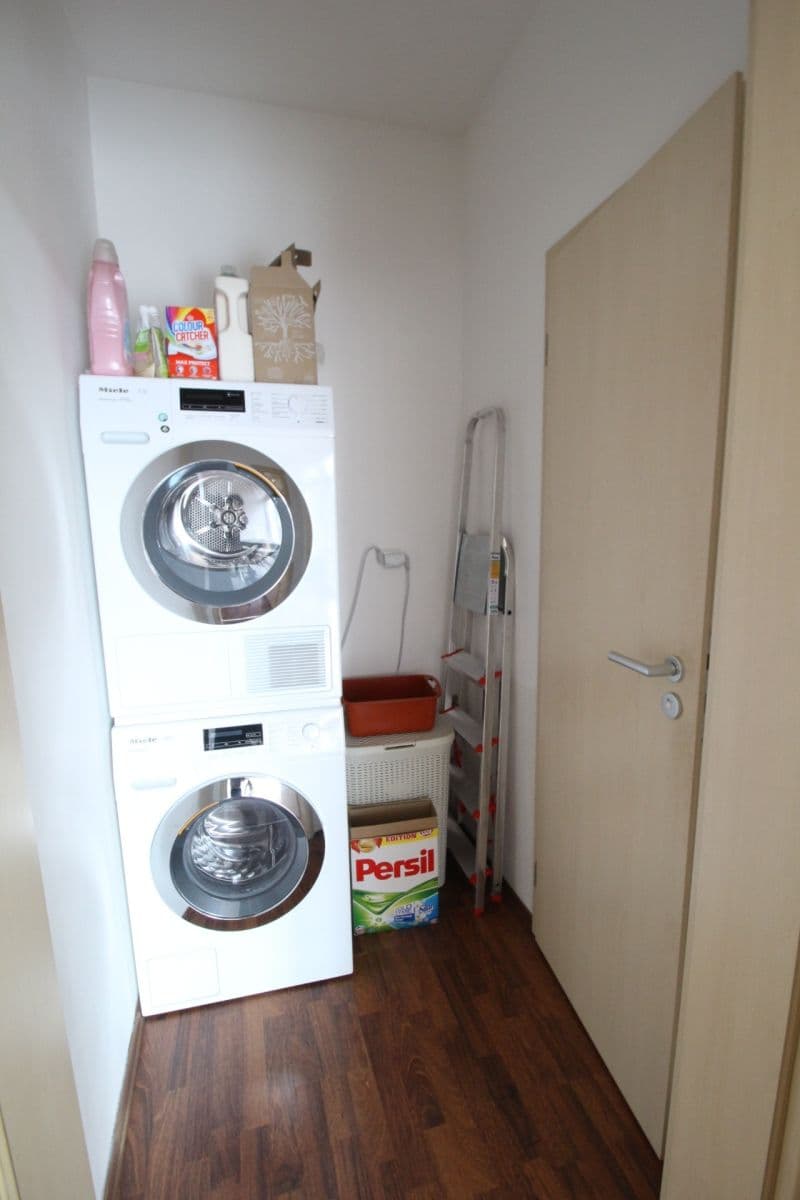 2 bedroom with open-plan kitchen flat to rent, 111 m², Za zahradami, Prague, Prague 2 bedroom with open-plan kitchen flat to rent, 111 m², Za zahradami, Prague, Prague