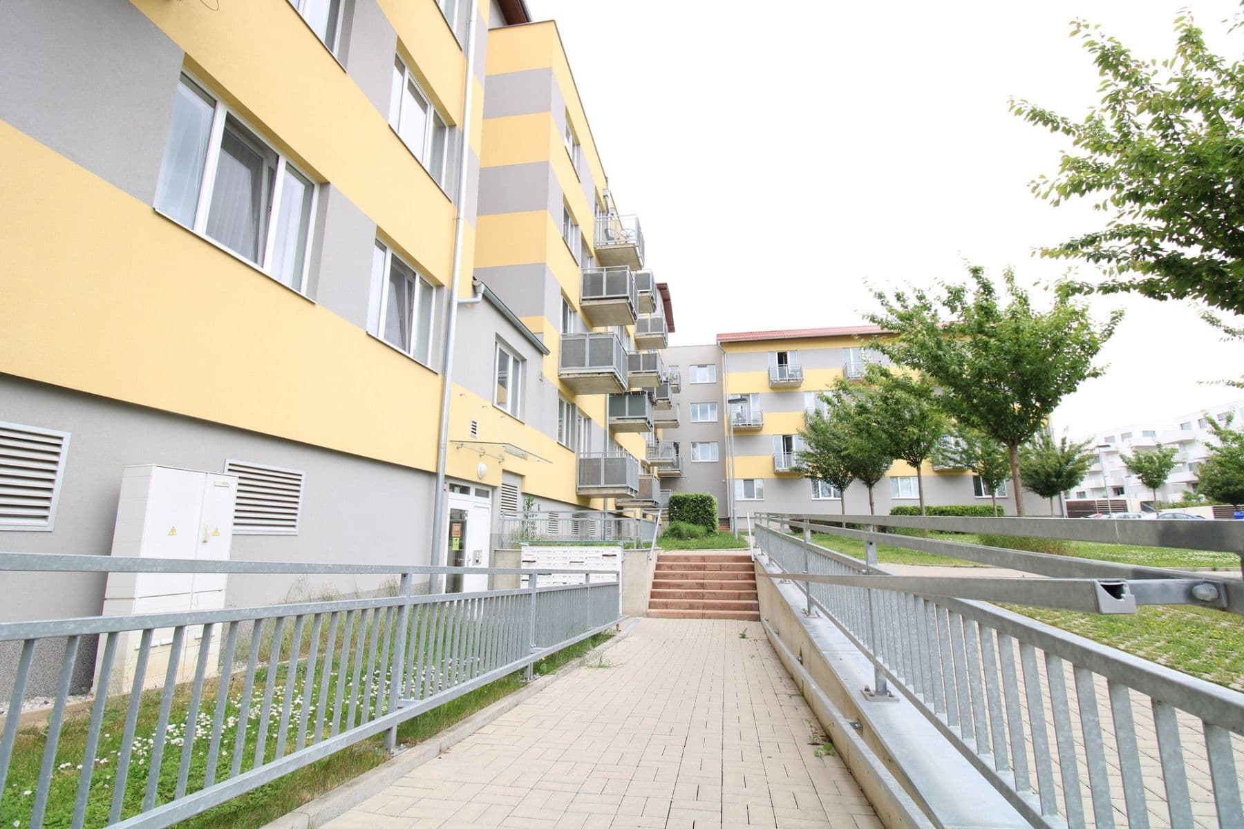 1 bedroom with open-plan kitchen flat to rent, 52 m², Jaroslava Holečka, Kladno, Středočeský Region 1 bedroom with open-plan kitchen flat to rent, 52 m², Jaroslava Holečka, Kladno, Středočeský Region