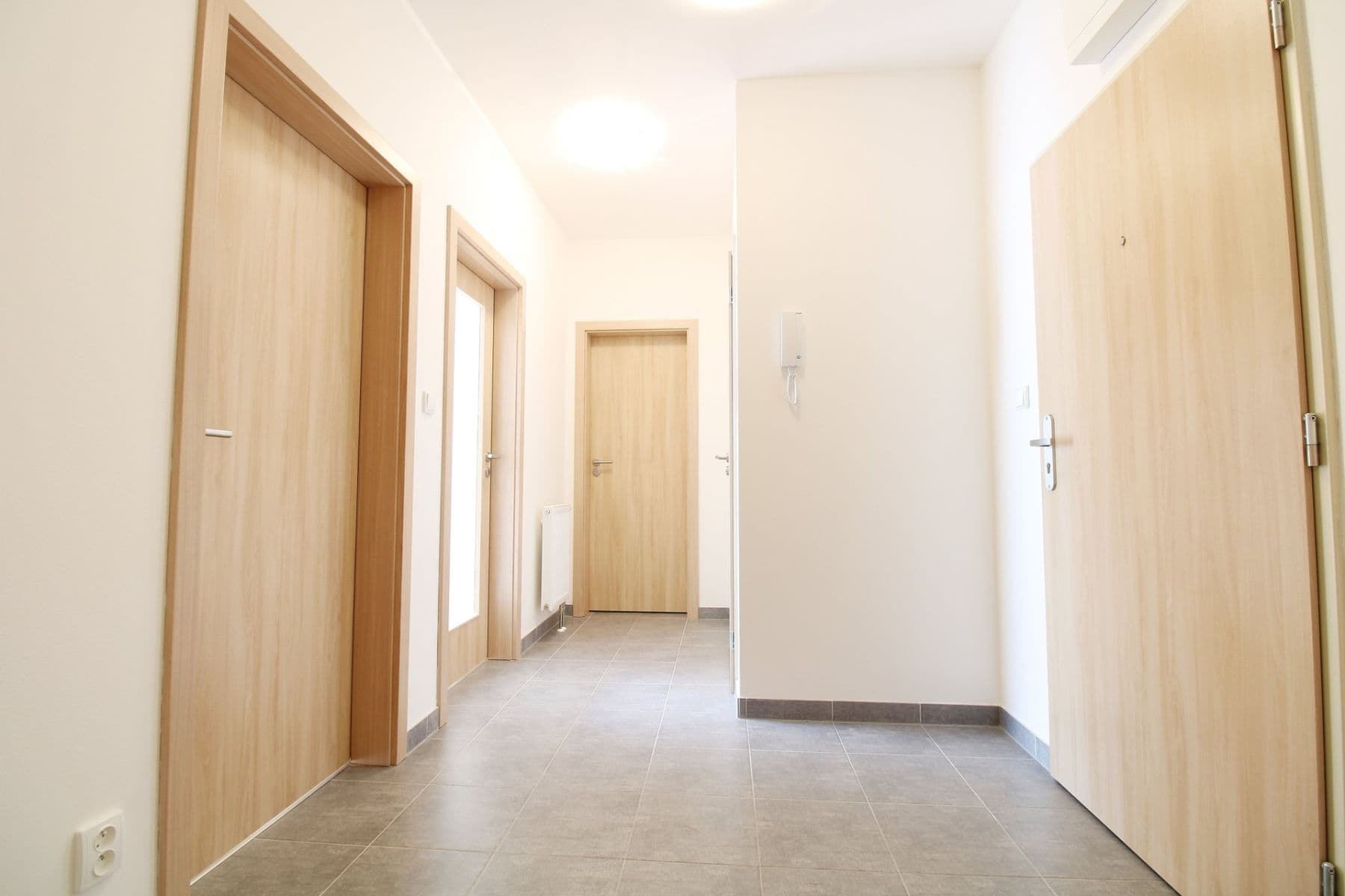1 bedroom with open-plan kitchen flat to rent, 52 m², Jaroslava Holečka, Kladno, Středočeský Region 1 bedroom with open-plan kitchen flat to rent, 52 m², Jaroslava Holečka, Kladno, Středočeský Region