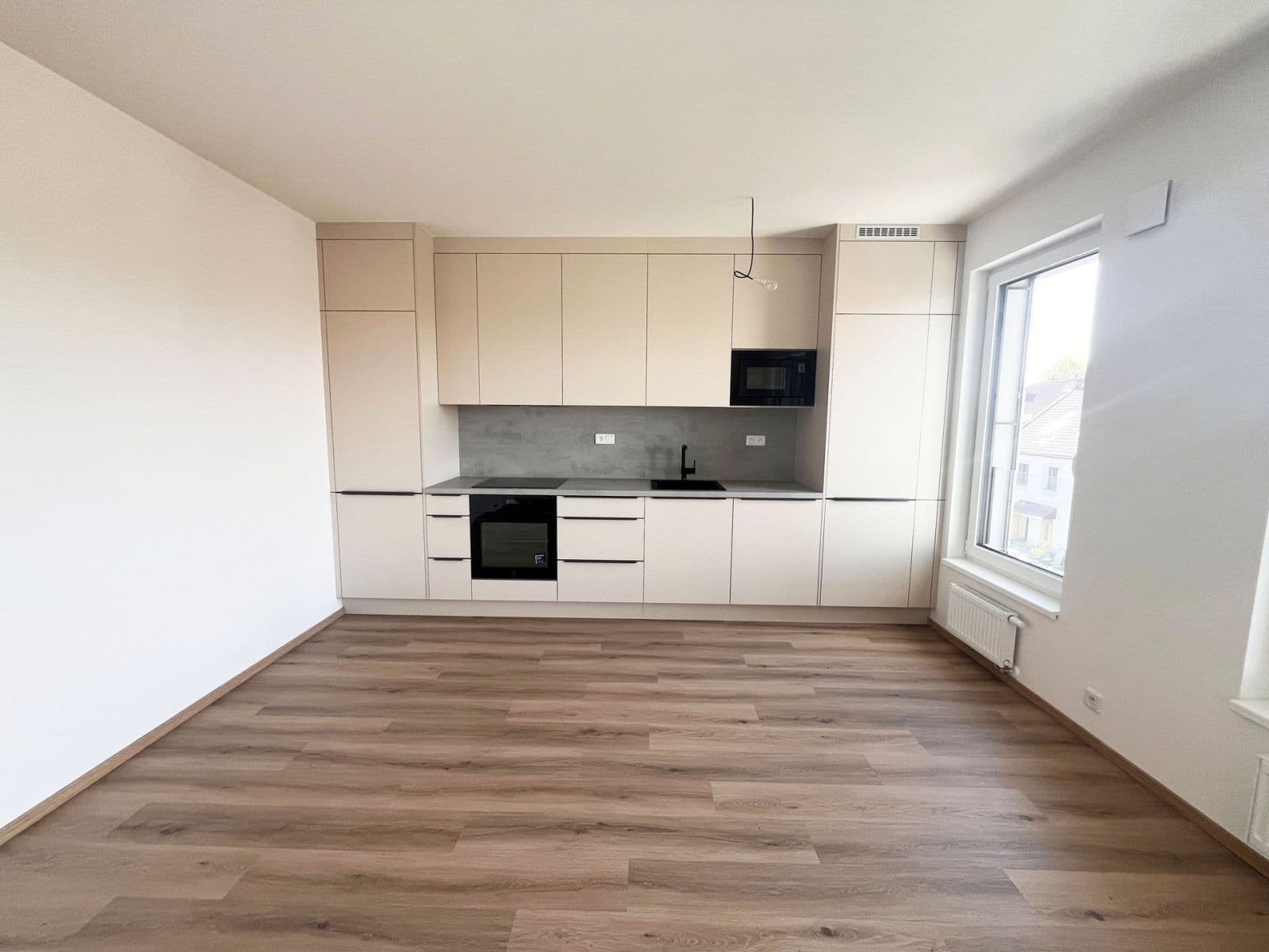 2 bedroom with open-plan kitchen flat to rent, 72 m², Hodkovická, Prague, Prague 2 bedroom with open-plan kitchen flat to rent, 72 m², Hodkovická, Prague, Prague