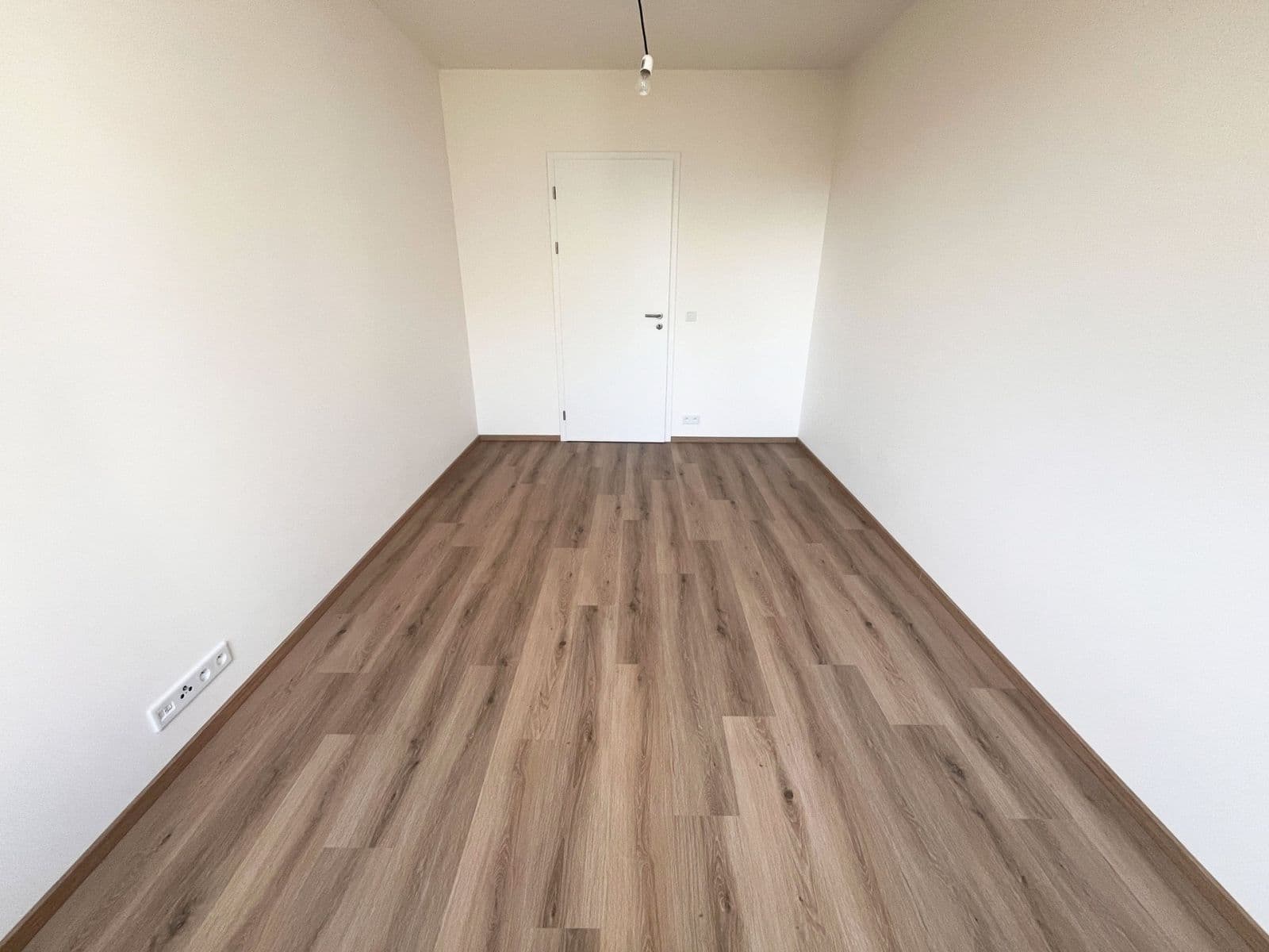 2 bedroom with open-plan kitchen flat to rent, 72 m², Hodkovická, Prague, Prague 2 bedroom with open-plan kitchen flat to rent, 72 m², Hodkovická, Prague, Prague