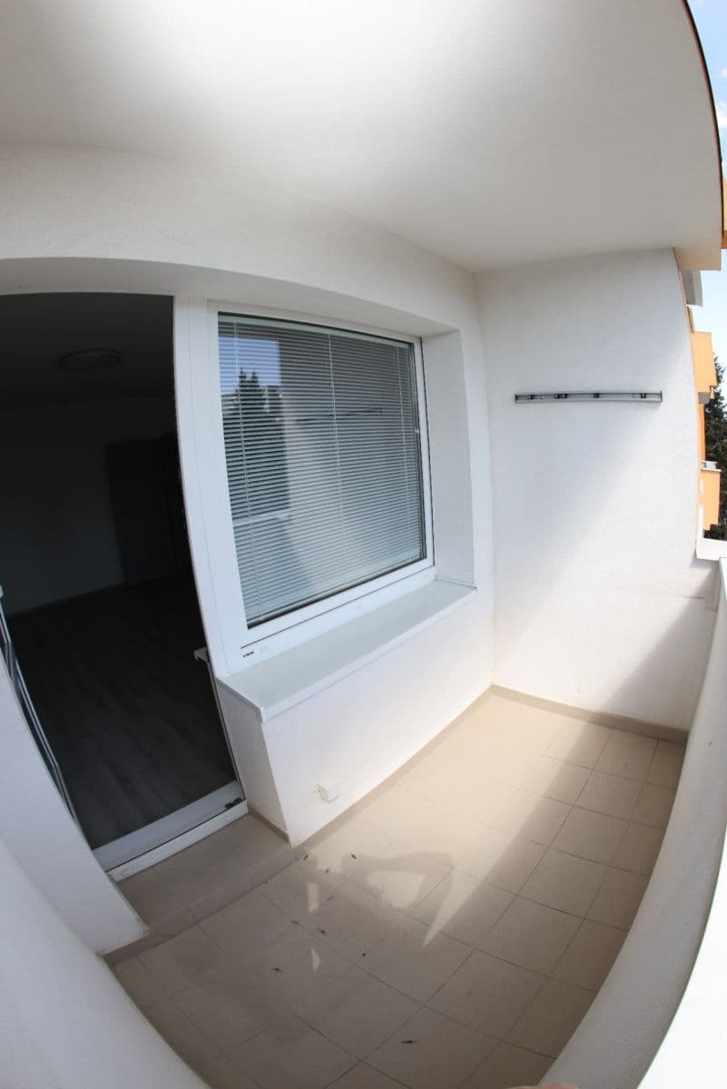 2 bedroom with open-plan kitchen flat to rent, 61 m², Kryštofova, Prague, Prague 2 bedroom with open-plan kitchen flat to rent, 61 m², Kryštofova, Prague, Prague