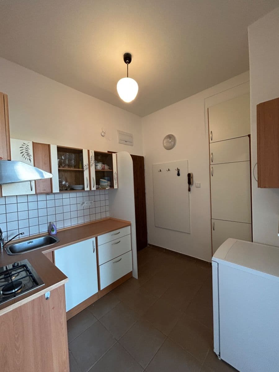 2 bedroom flat to rent, 34 m², Petrohradská, Prague, Prague 2 bedroom flat to rent, 34 m², Petrohradská, Prague, Prague