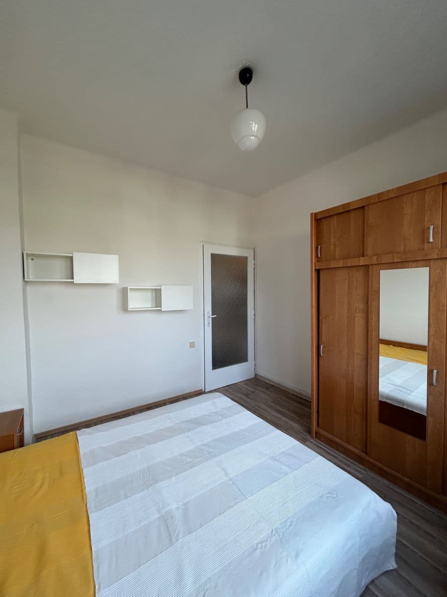 2 bedroom flat to rent, 34 m², Petrohradská, Prague, Prague 2 bedroom flat to rent, 34 m², Petrohradská, Prague, Prague