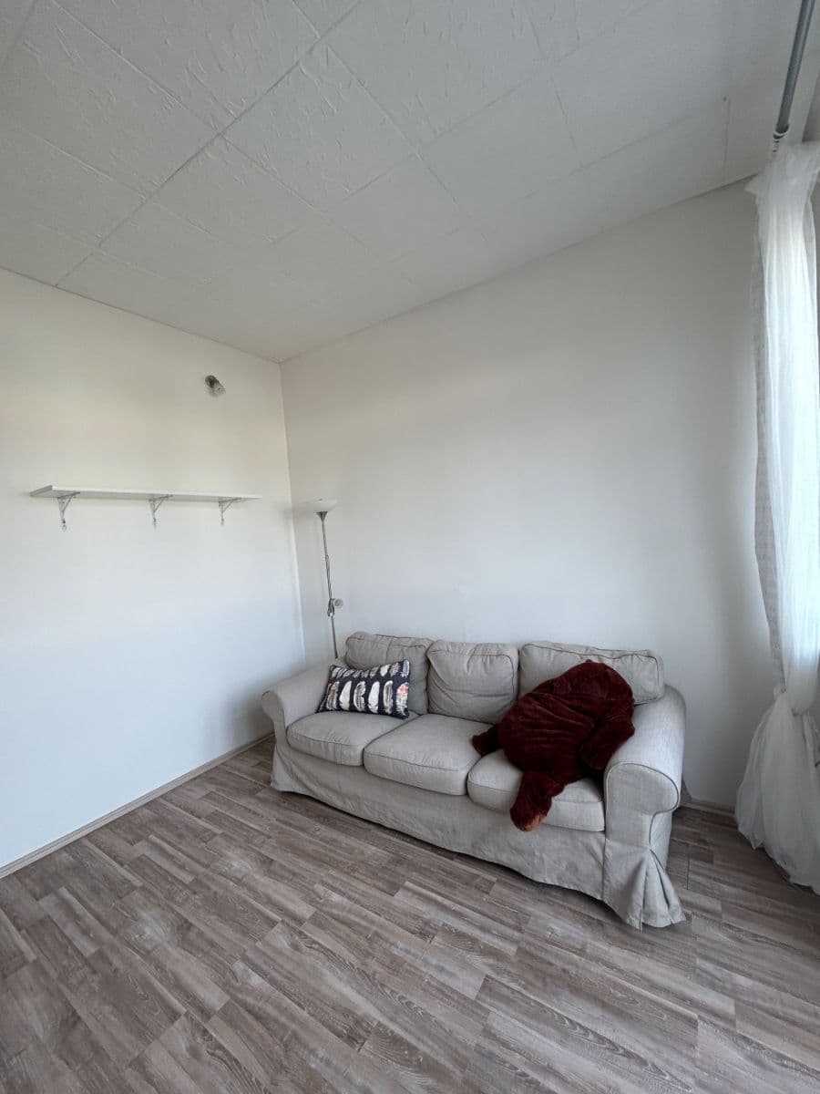 2 bedroom flat to rent, 34 m², Petrohradská, Prague, Prague 2 bedroom flat to rent, 34 m², Petrohradská, Prague, Prague