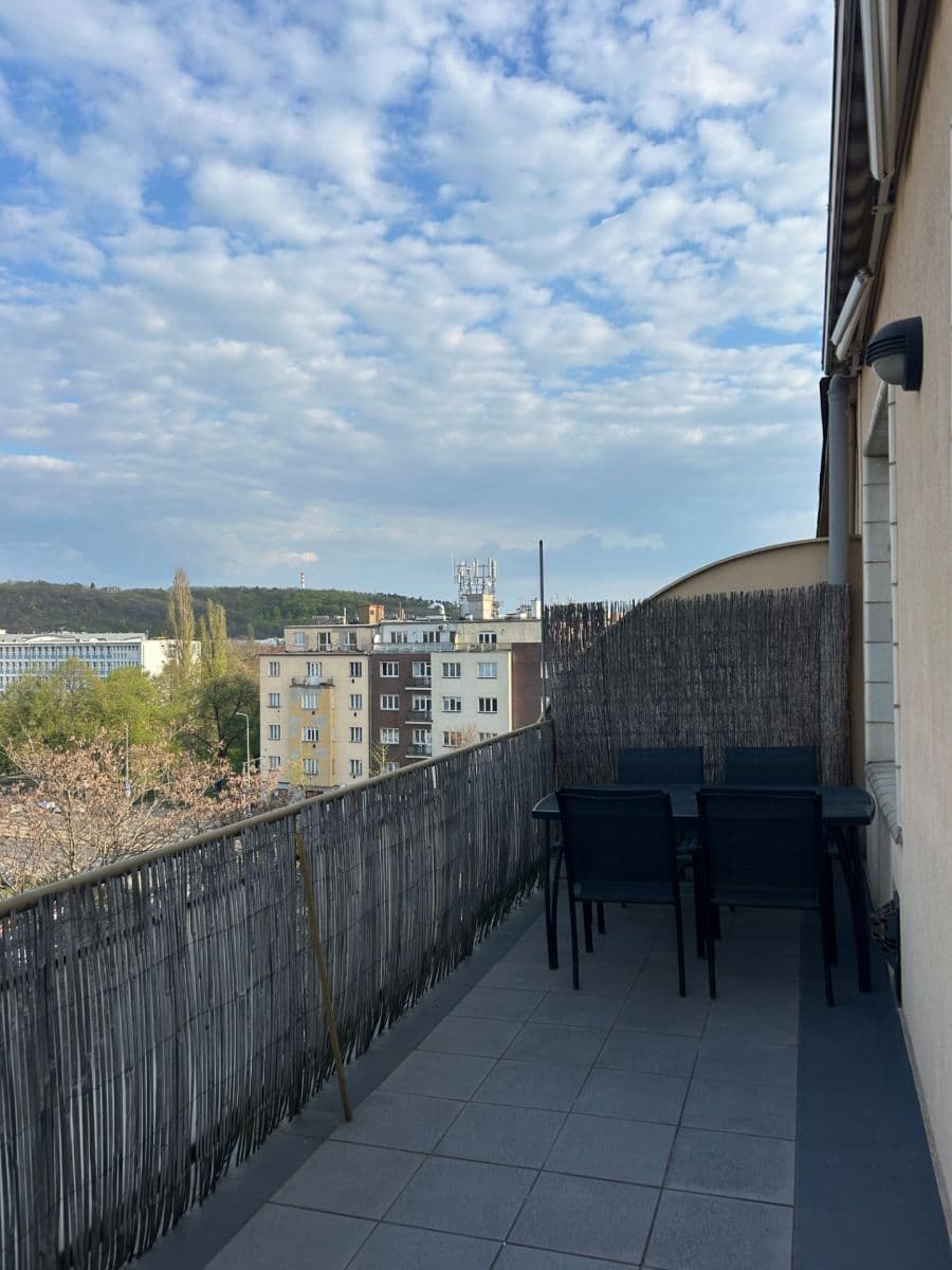 2 bedroom flat to rent, 34 m², Petrohradská, Prague, Prague 2 bedroom flat to rent, 34 m², Petrohradská, Prague, Prague