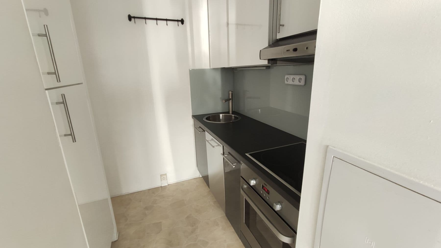 1 bedroom with open-plan kitchen flat to rent, 46 m², Bajkonurská, Prague, Prague 1 bedroom with open-plan kitchen flat to rent, 46 m², Bajkonurská, Prague, Prague