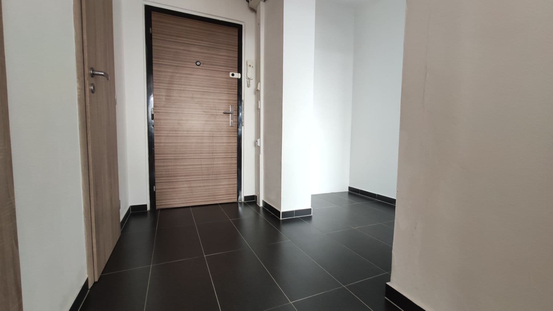 1 bedroom with open-plan kitchen flat to rent, 46 m², Bajkonurská, Prague, Prague 1 bedroom with open-plan kitchen flat to rent, 46 m², Bajkonurská, Prague, Prague