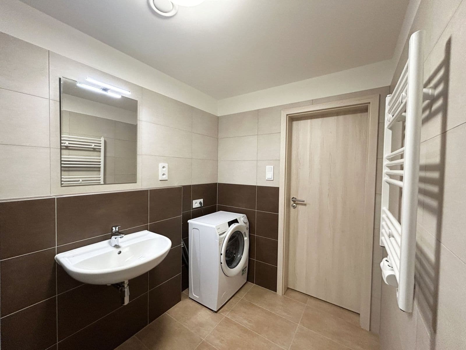 2 bedroom with open-plan kitchen flat to rent, 72 m², Strančická, Prague, Prague 2 bedroom with open-plan kitchen flat to rent, 72 m², Strančická, Prague, Prague