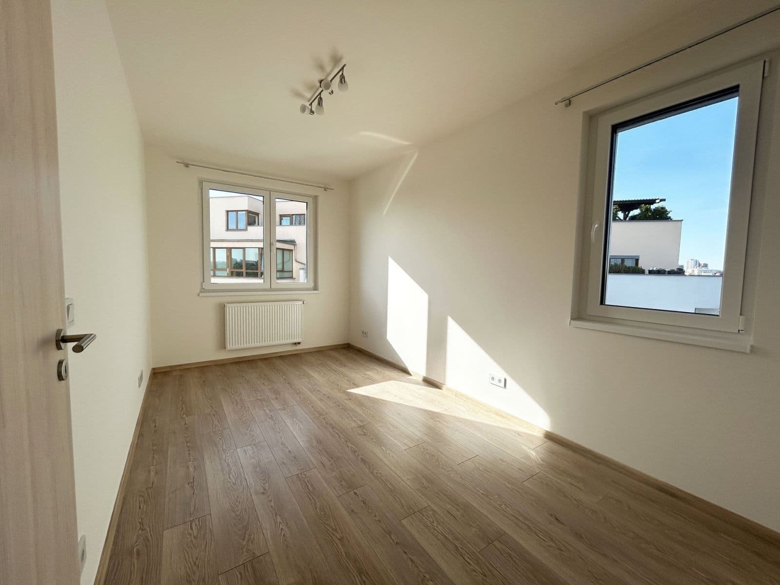2 bedroom with open-plan kitchen flat to rent, 72 m², Strančická, Prague, Prague 2 bedroom with open-plan kitchen flat to rent, 72 m², Strančická, Prague, Prague
