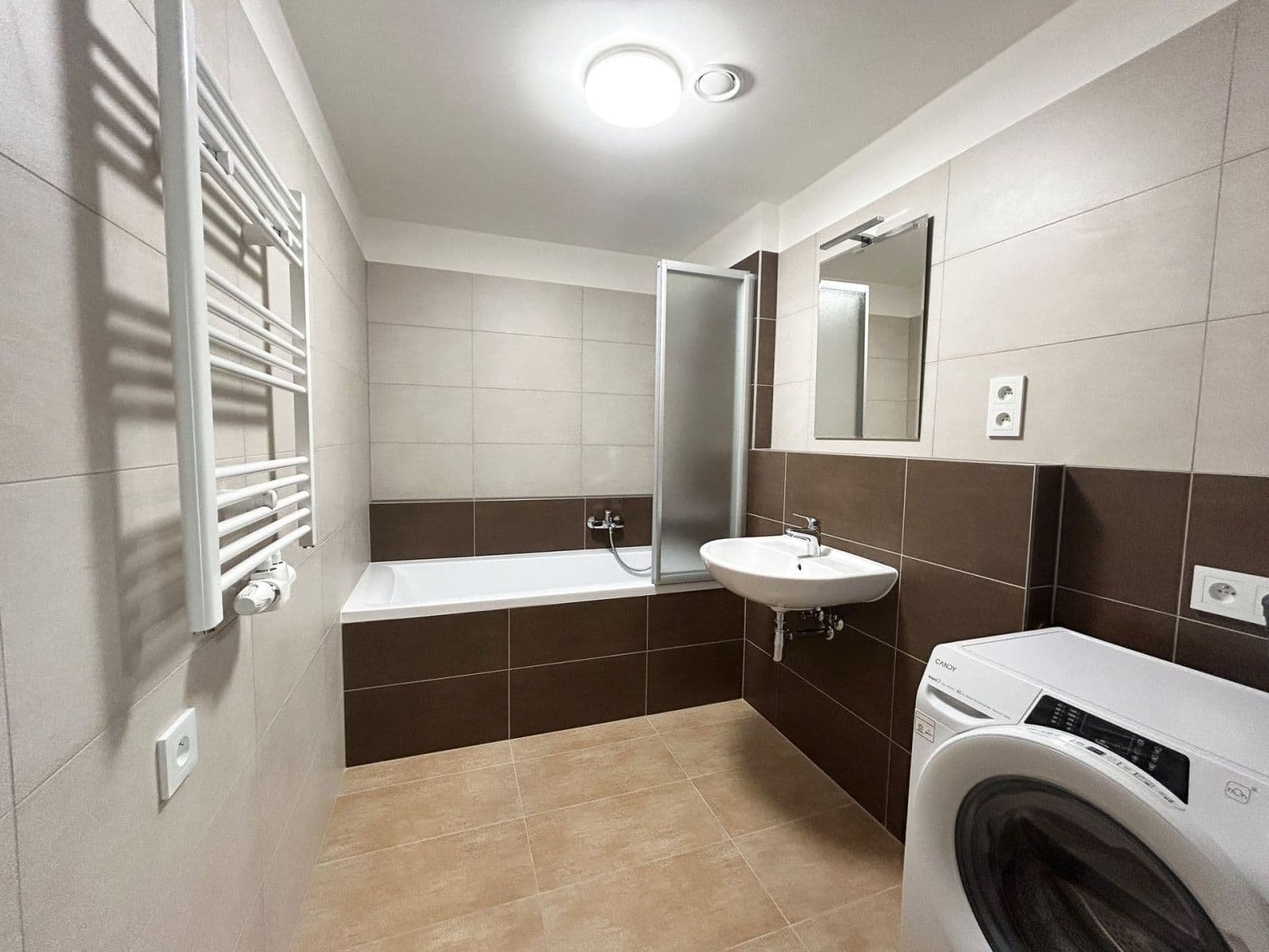 2 bedroom with open-plan kitchen flat to rent, 72 m², Strančická, Prague, Prague 2 bedroom with open-plan kitchen flat to rent, 72 m², Strančická, Prague, Prague
