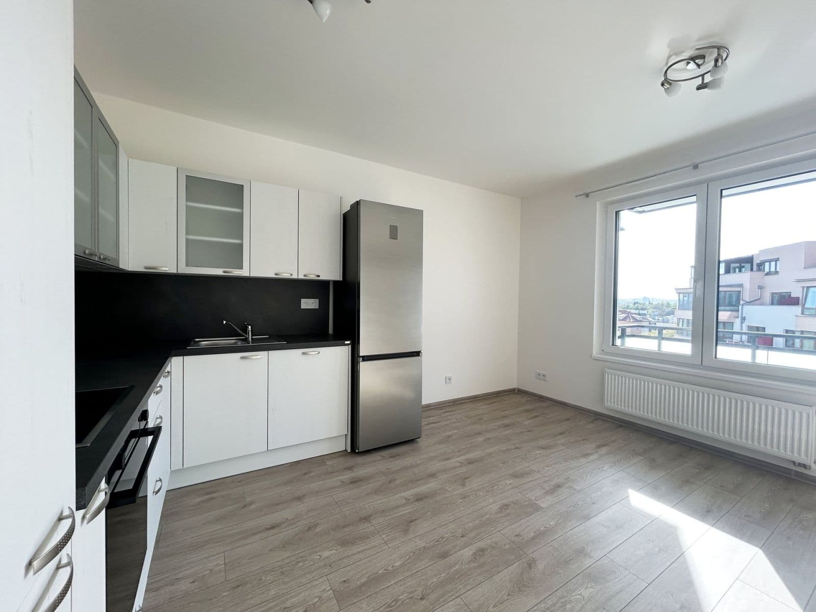 2 bedroom with open-plan kitchen flat to rent, 72 m², Strančická, Prague, Prague 2 bedroom with open-plan kitchen flat to rent, 72 m², Strančická, Prague, Prague