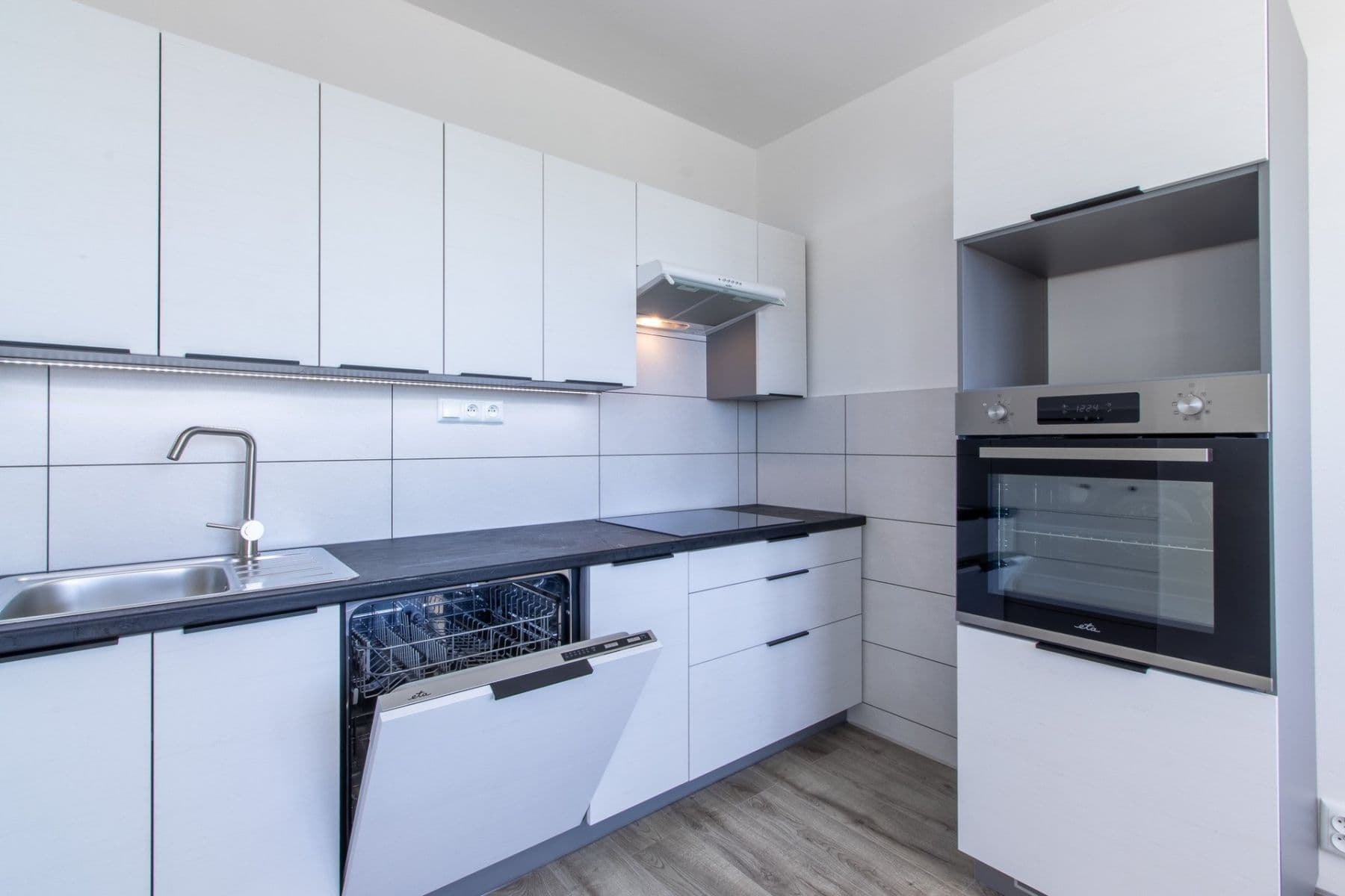 3 bedroom flat to rent, 70 m², Jablonecká, Prague, Prague 3 bedroom flat to rent, 70 m², Jablonecká, Prague, Prague