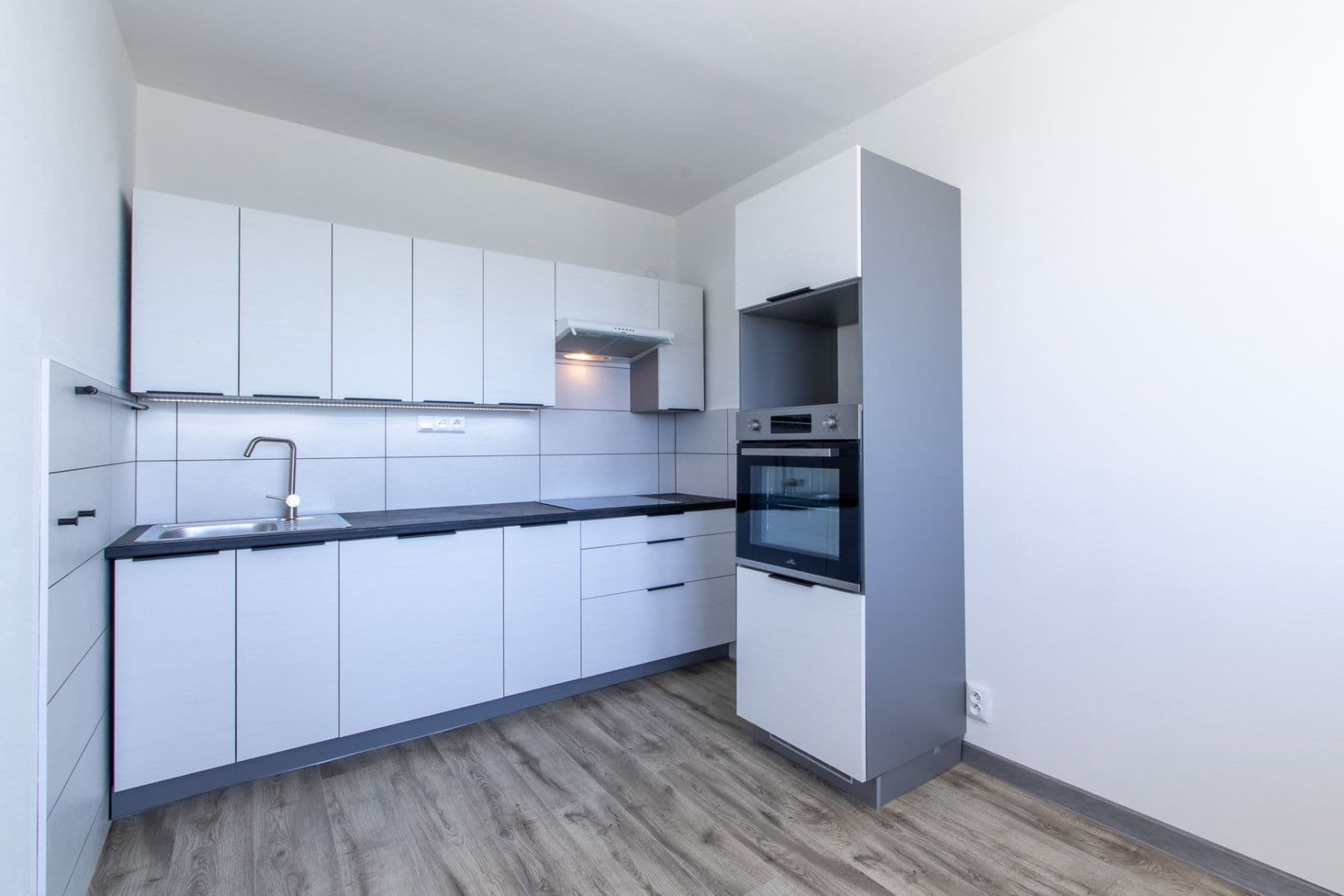 3 bedroom flat to rent, 70 m², Jablonecká, Prague, Prague 3 bedroom flat to rent, 70 m², Jablonecká, Prague, Prague