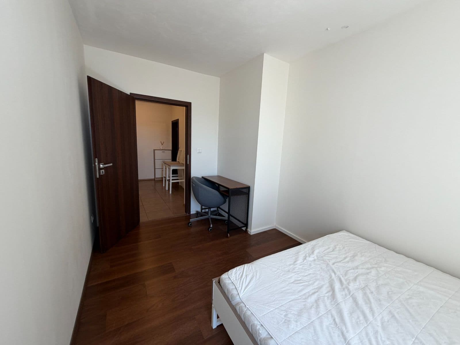 1 bedroom with open-plan kitchen flat to rent, 49 m², Jankovcova, Prague, Prague 1 bedroom with open-plan kitchen flat to rent, 49 m², Jankovcova, Prague, Prague
