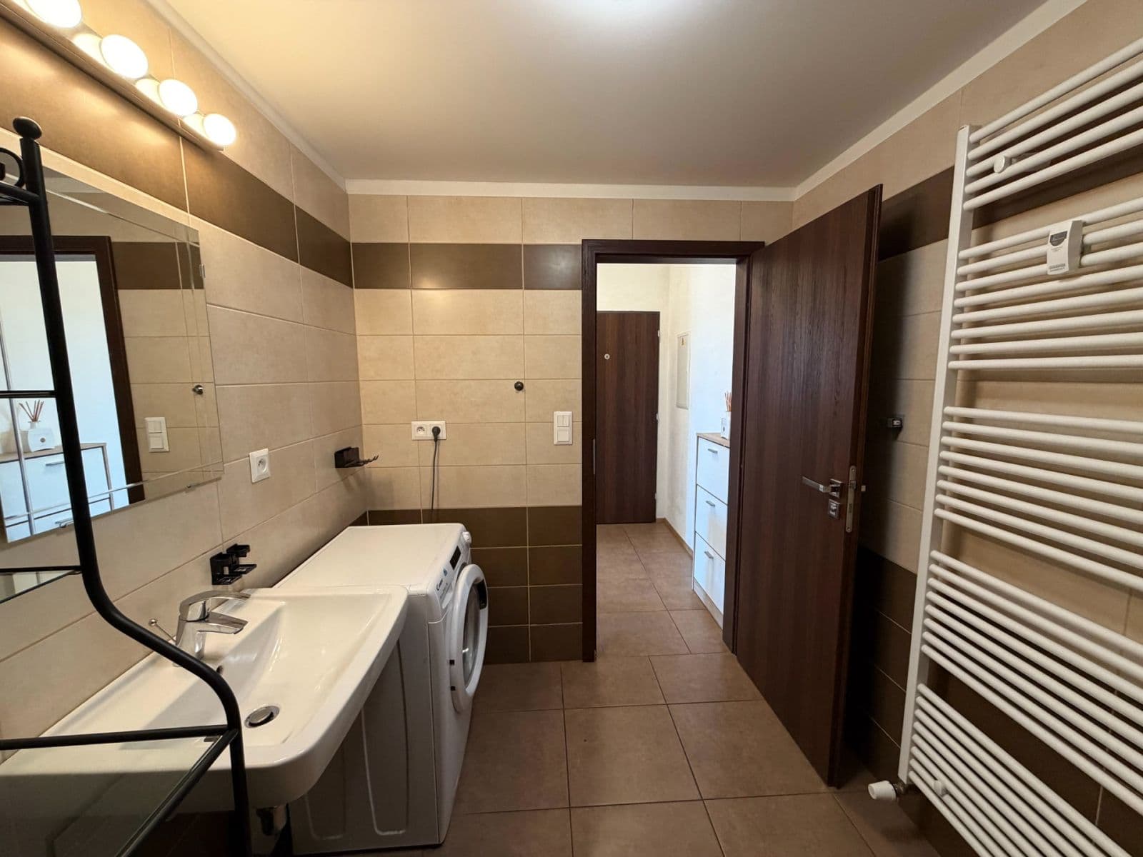 1 bedroom with open-plan kitchen flat to rent, 49 m², Jankovcova, Prague, Prague 1 bedroom with open-plan kitchen flat to rent, 49 m², Jankovcova, Prague, Prague