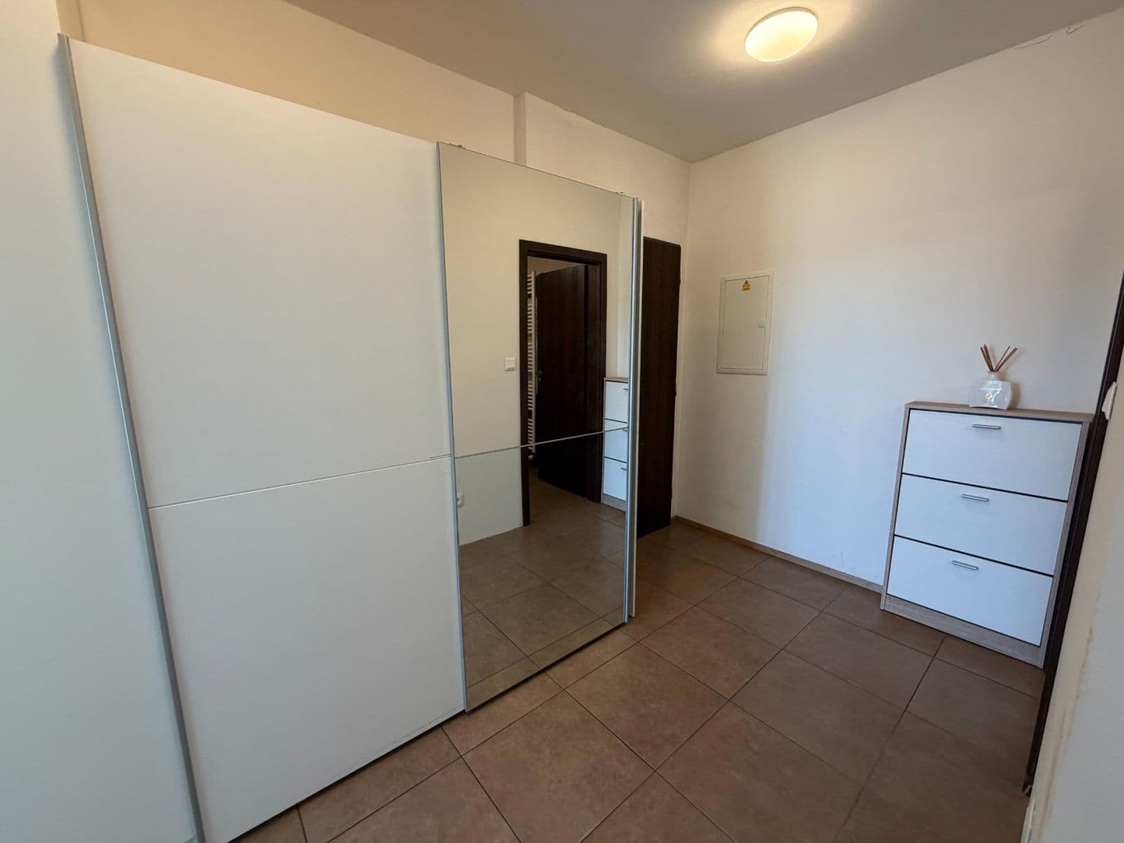 1 bedroom with open-plan kitchen flat to rent, 49 m², Jankovcova, Prague, Prague 1 bedroom with open-plan kitchen flat to rent, 49 m², Jankovcova, Prague, Prague