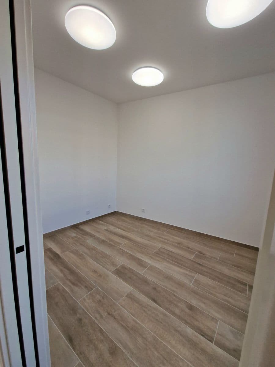 1 bedroom with open-plan kitchen flat to rent, 37 m², U Kříže, Prague, Prague 1 bedroom with open-plan kitchen flat to rent, 37 m², U Kříže, Prague, Prague