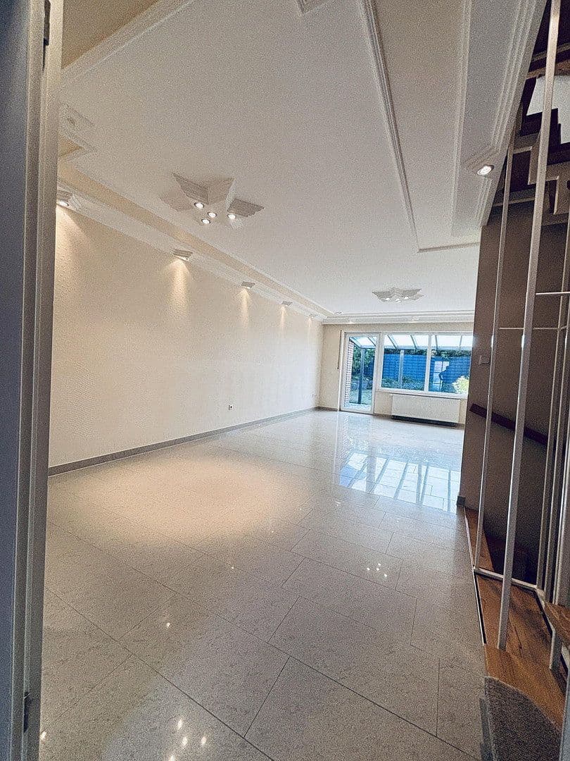 house for sale, 121 m², Sandstrasse 62, Frechen, North Rhine-Westphalia house for sale, 121 m², Sandstrasse 62, Frechen, North Rhine-Westphalia