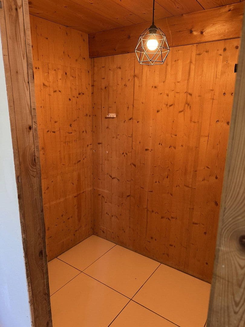 house to rent, 200 m², St Bartholomäus-Weg 2, Holzkirchen, Bavaria house to rent, 200 m², St Bartholomäus-Weg 2, Holzkirchen, Bavaria
