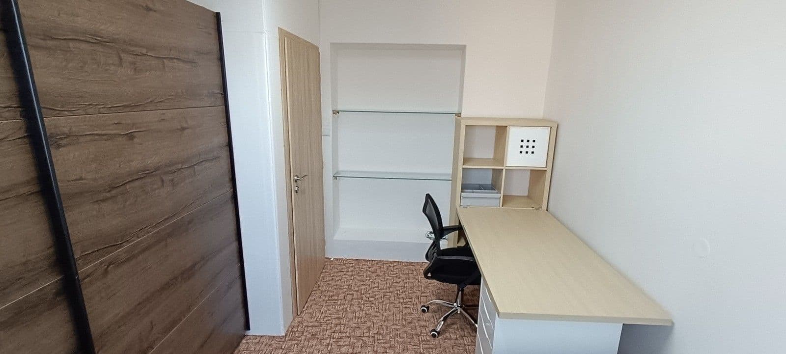 4 bedroom with open-plan kitchen flat to rent, 150 m², Nivky, Brno, Jihomoravský Region 4 bedroom with open-plan kitchen flat to rent, 150 m², Nivky, Brno, Jihomoravský Region
