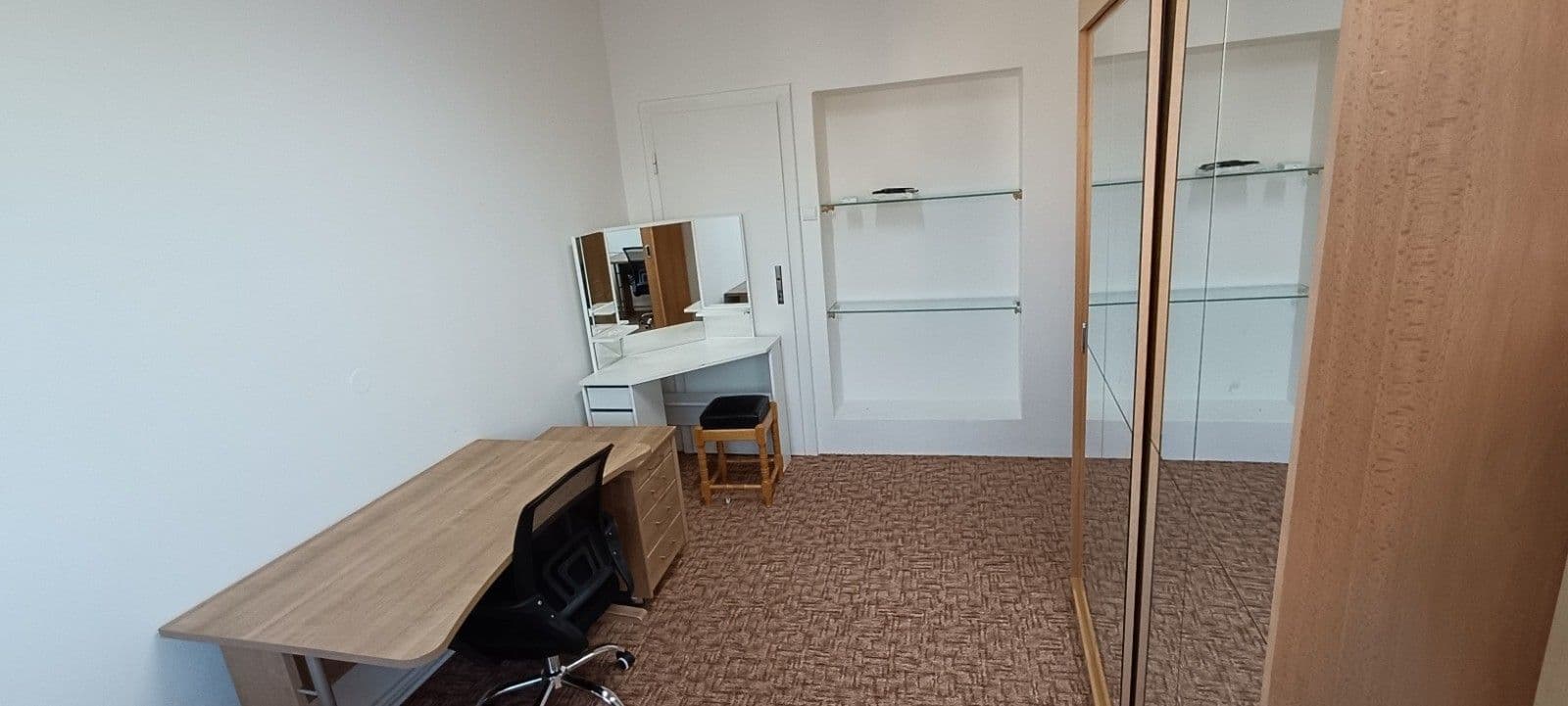 4 bedroom with open-plan kitchen flat to rent, 150 m², Nivky, Brno, Jihomoravský Region 4 bedroom with open-plan kitchen flat to rent, 150 m², Nivky, Brno, Jihomoravský Region