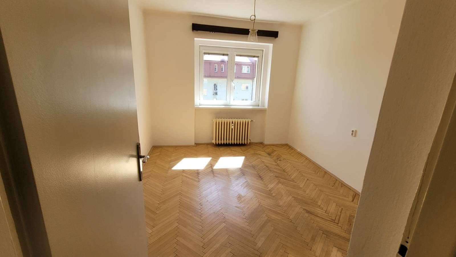 3 bedroom flat to rent, 80 m², Služská, Prague, Prague 3 bedroom flat to rent, 80 m², Služská, Prague, Prague