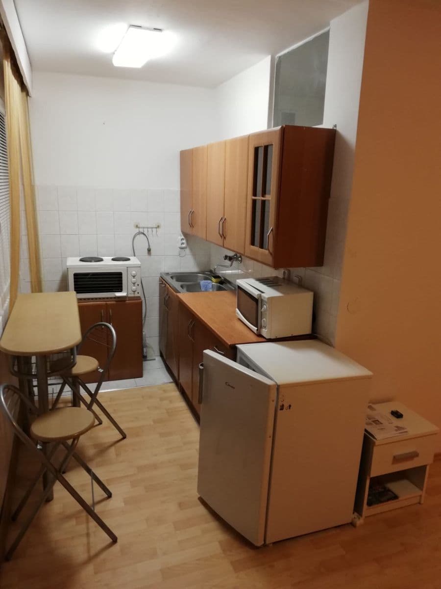 Studio flat to rent, 27 m², Bílkova, Náchod, Královéhradecký Region Studio flat to rent, 27 m², Bílkova, Náchod, Královéhradecký Region