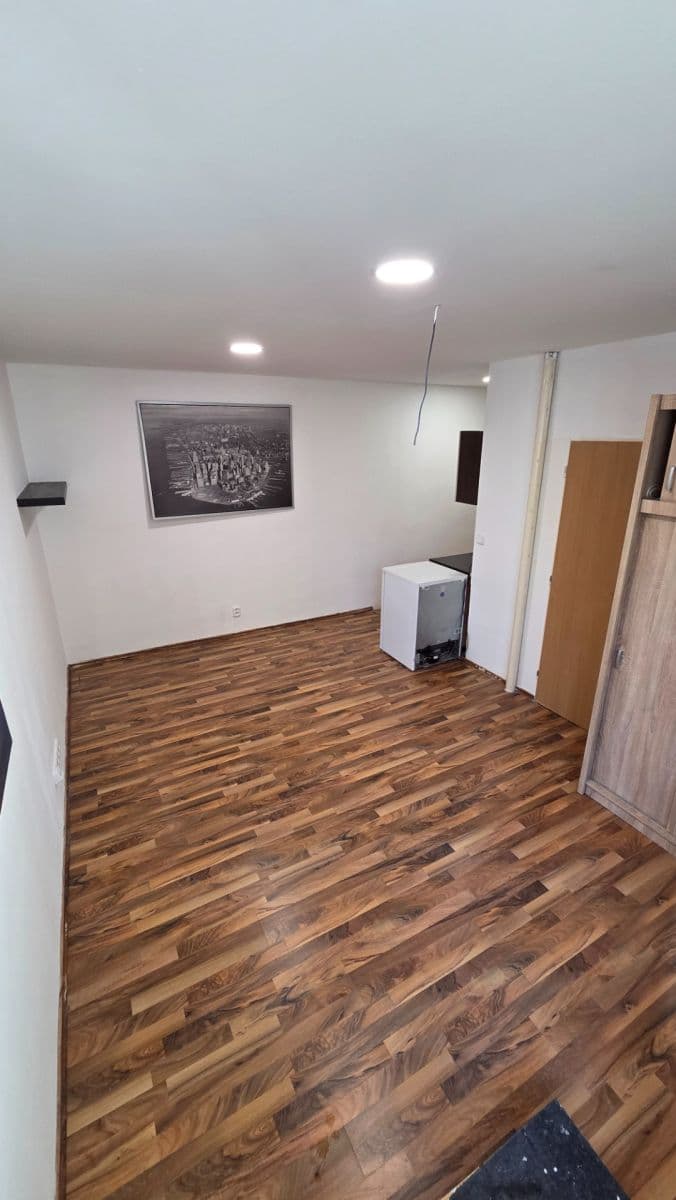 Studio flat to rent, 30 m², Votroubkova, Brno, Jihomoravský Region Studio flat to rent, 30 m², Votroubkova, Brno, Jihomoravský Region