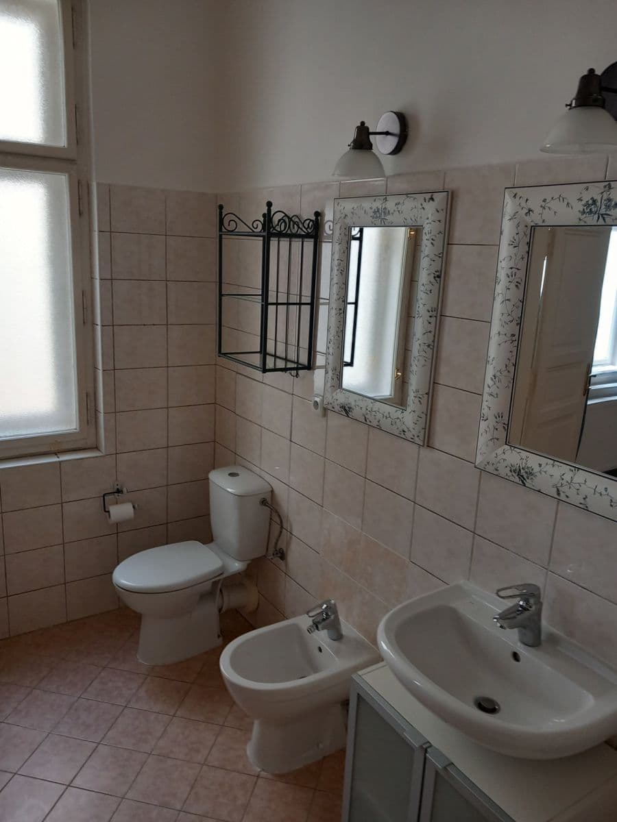 3 bedroom with open-plan kitchen flat to rent, 94 m², Pštrossova, Prague, Prague 3 bedroom with open-plan kitchen flat to rent, 94 m², Pštrossova, Prague, Prague