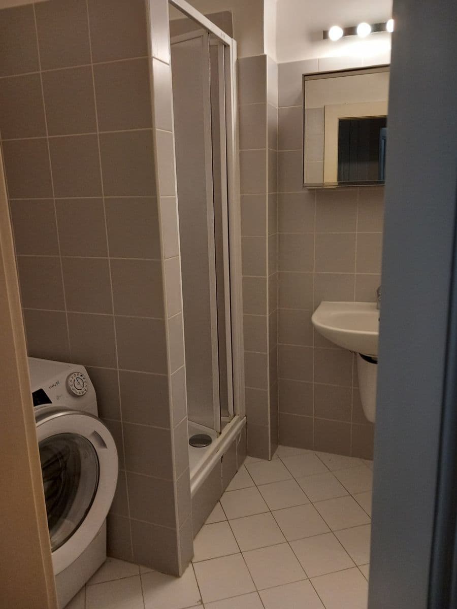 3 bedroom with open-plan kitchen flat to rent, 94 m², Pštrossova, Prague, Prague 3 bedroom with open-plan kitchen flat to rent, 94 m², Pštrossova, Prague, Prague