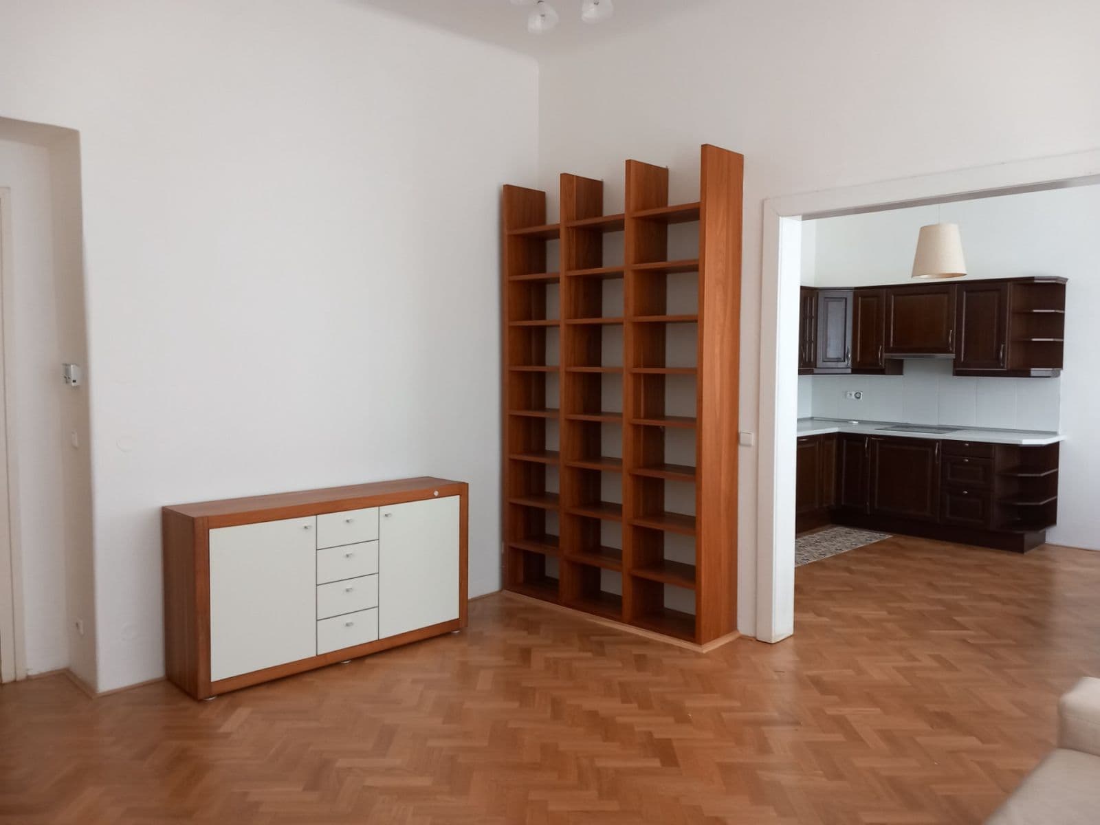 3 bedroom with open-plan kitchen flat to rent, 94 m², Pštrossova, Prague, Prague 3 bedroom with open-plan kitchen flat to rent, 94 m², Pštrossova, Prague, Prague