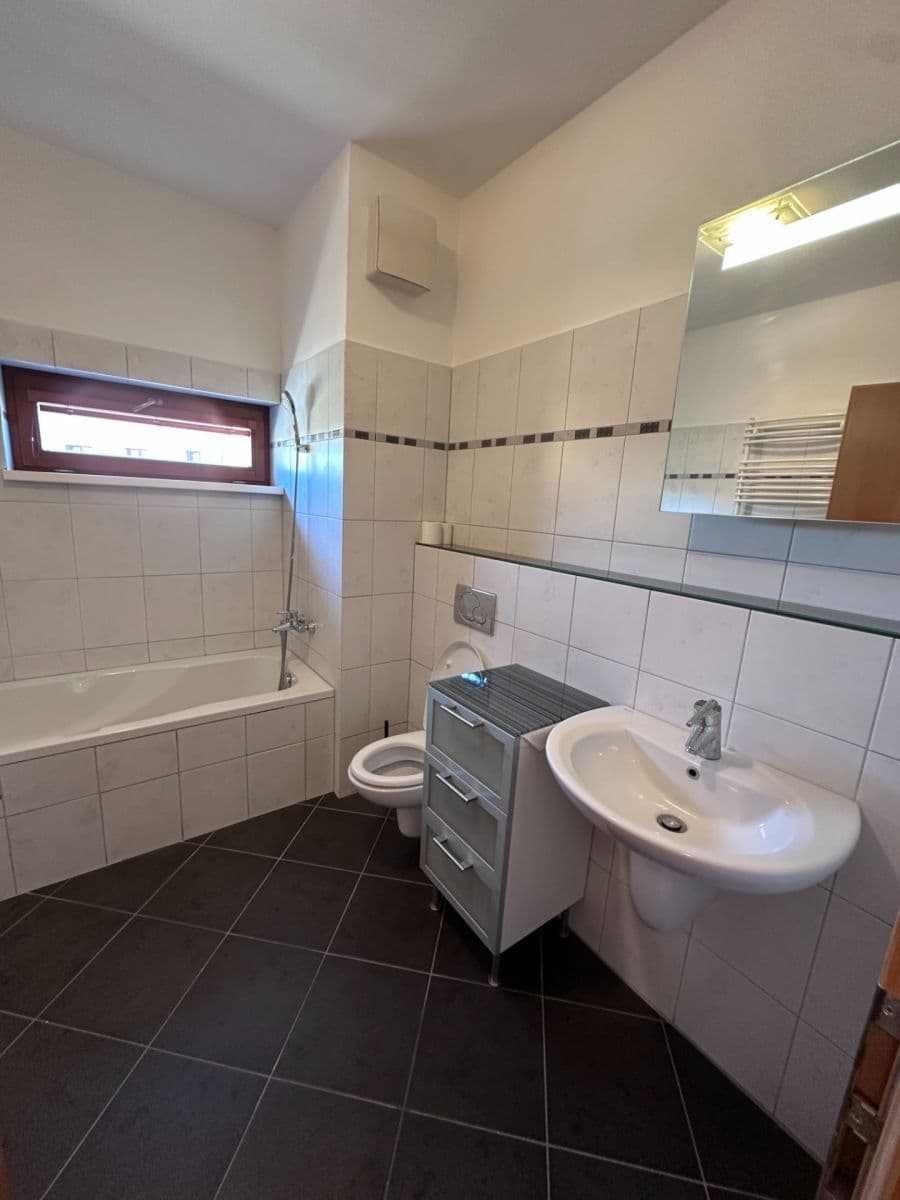 1 bedroom with open-plan kitchen flat to rent, 53 m², Ke Stírce, Prague, Prague 1 bedroom with open-plan kitchen flat to rent, 53 m², Ke Stírce, Prague, Prague