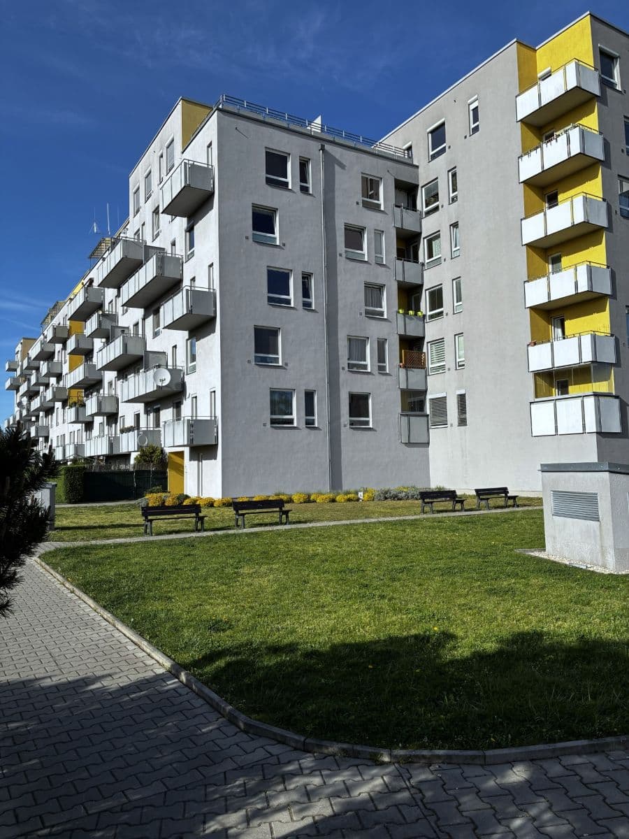 1 bedroom with open-plan kitchen flat to rent, 56 m², K Netlukám, Prague, Prague 1 bedroom with open-plan kitchen flat to rent, 56 m², K Netlukám, Prague, Prague
